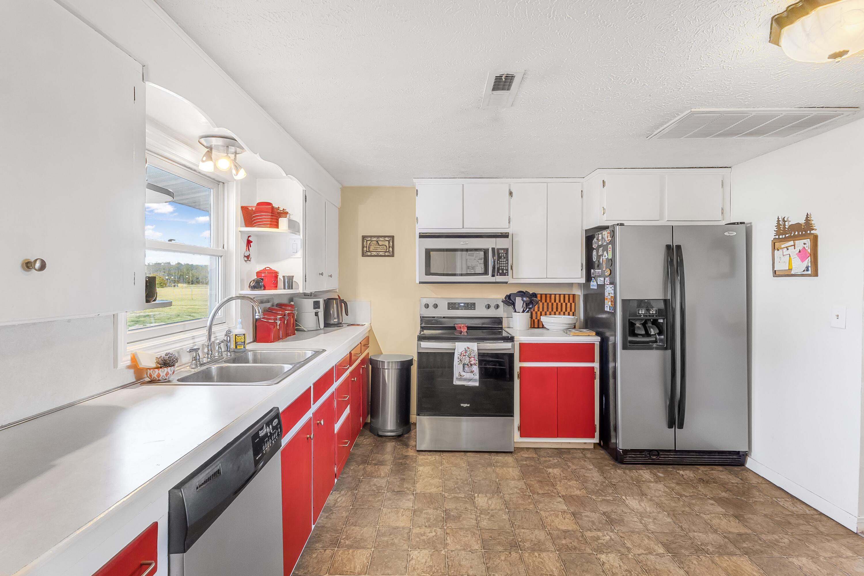 9125 Farm Road 2140 Property Photo 11