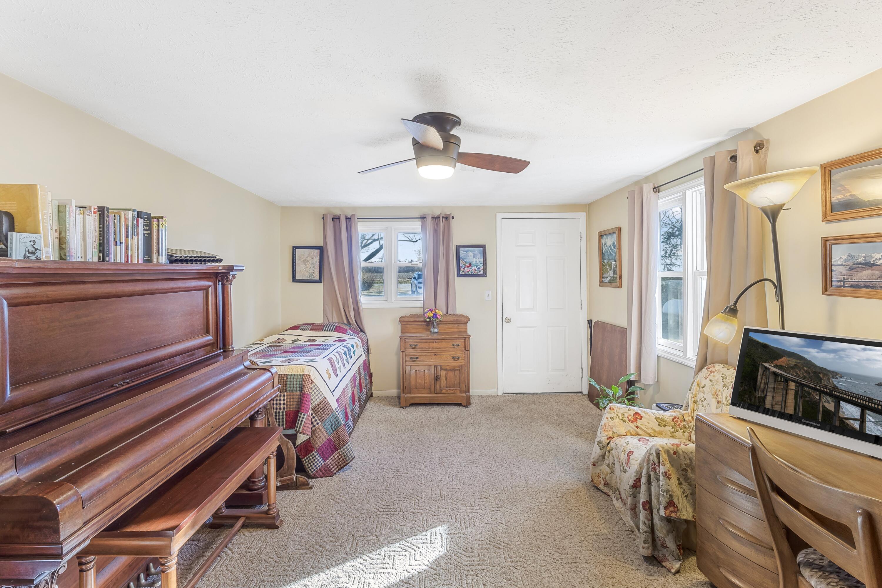 9125 Farm Road 2140 Property Photo 17