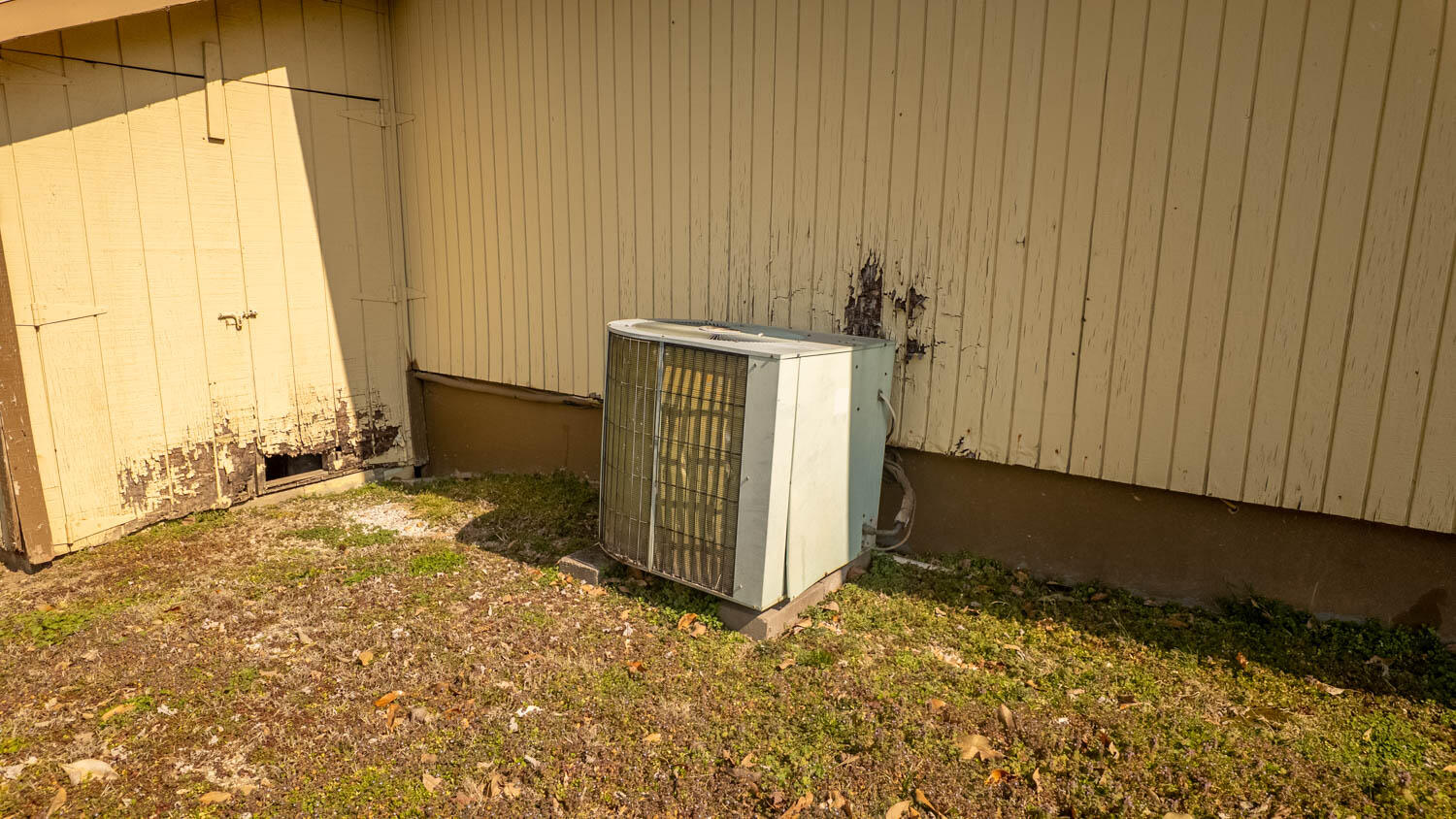 105 Couch Street Property Photo 37