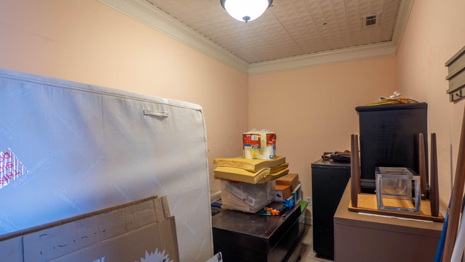 105 Couch Street Property Photo 46