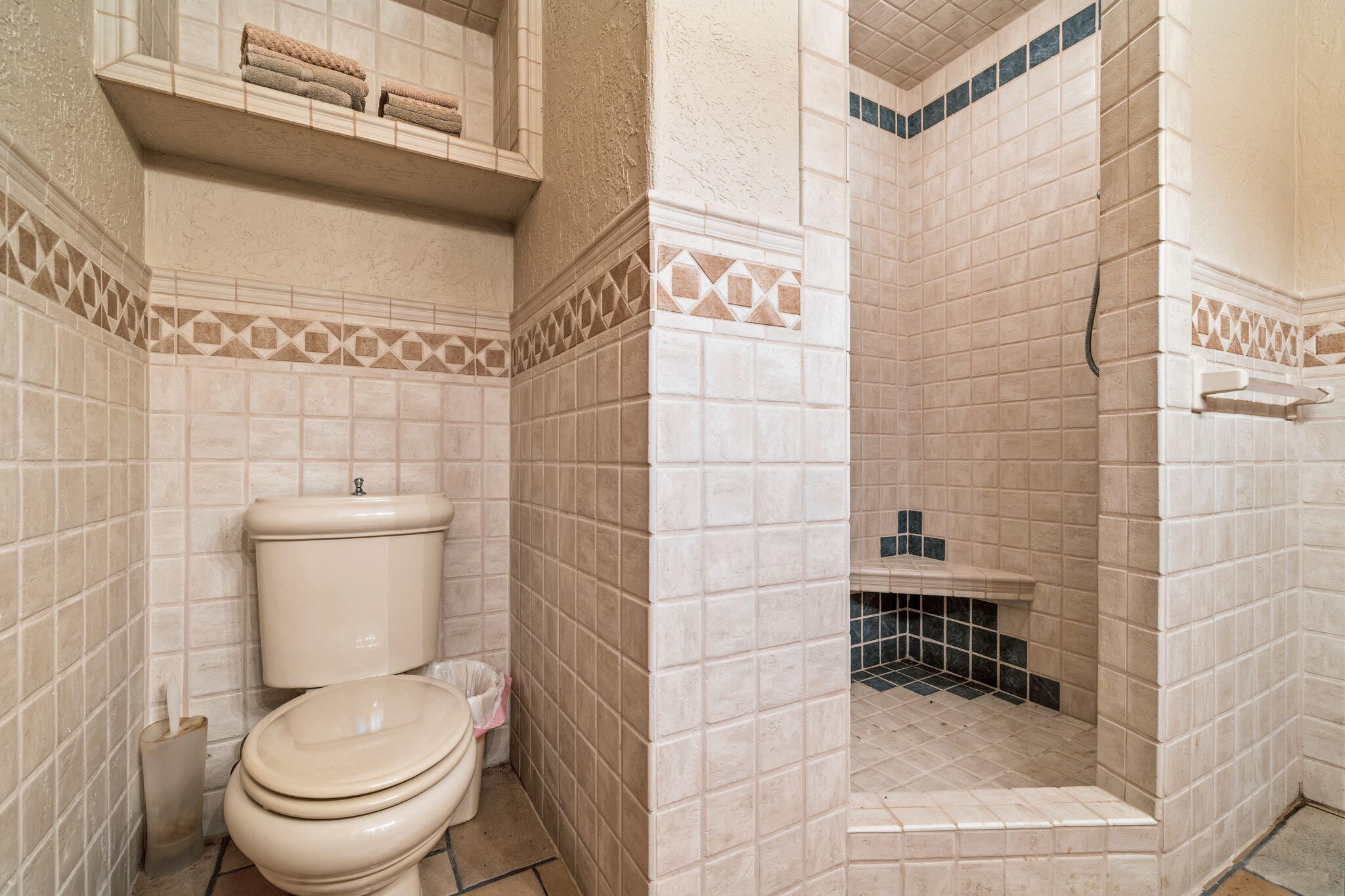 863 Collins Lane Property Photo 33