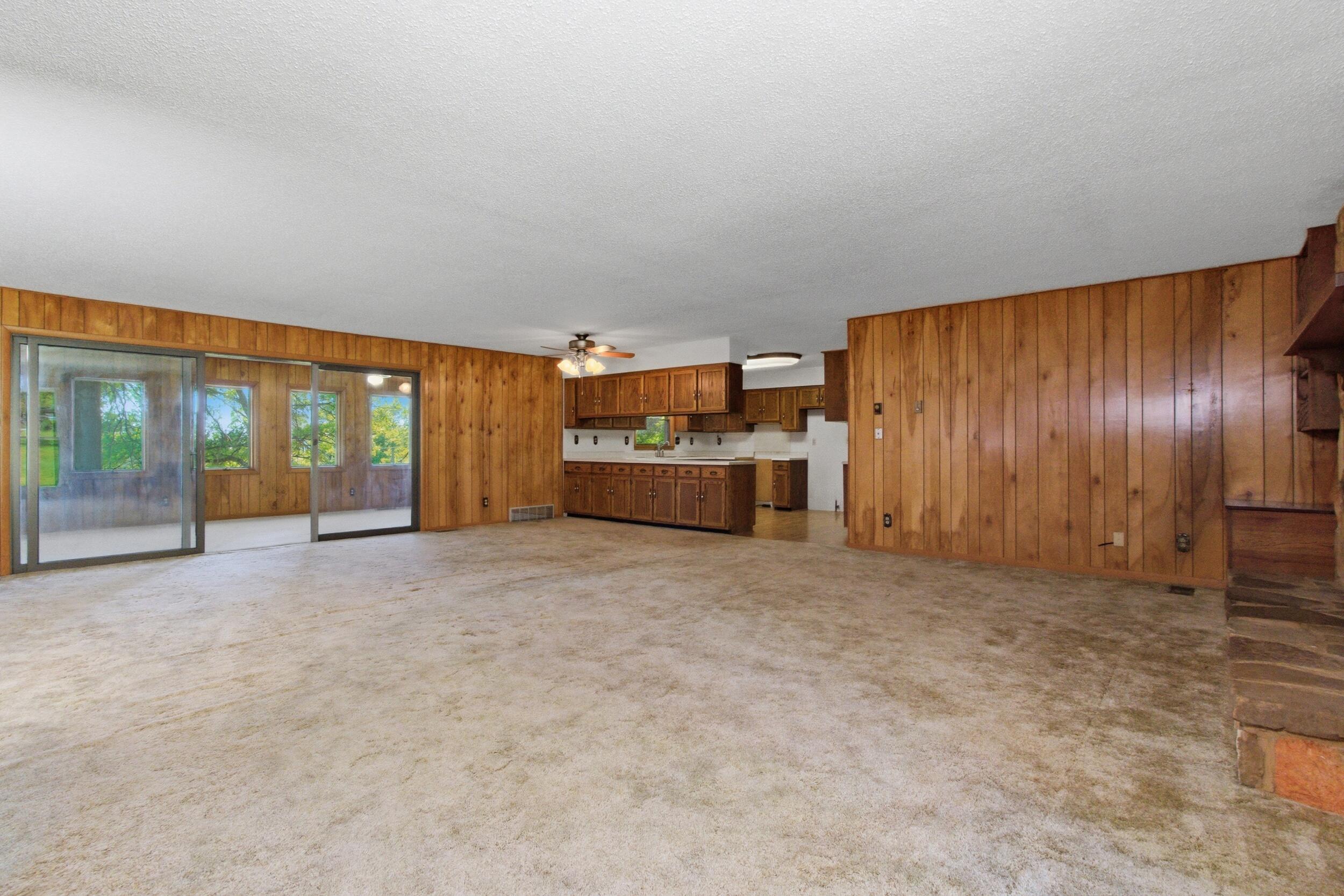 15556 Slab Spring Drive Property Photo 4
