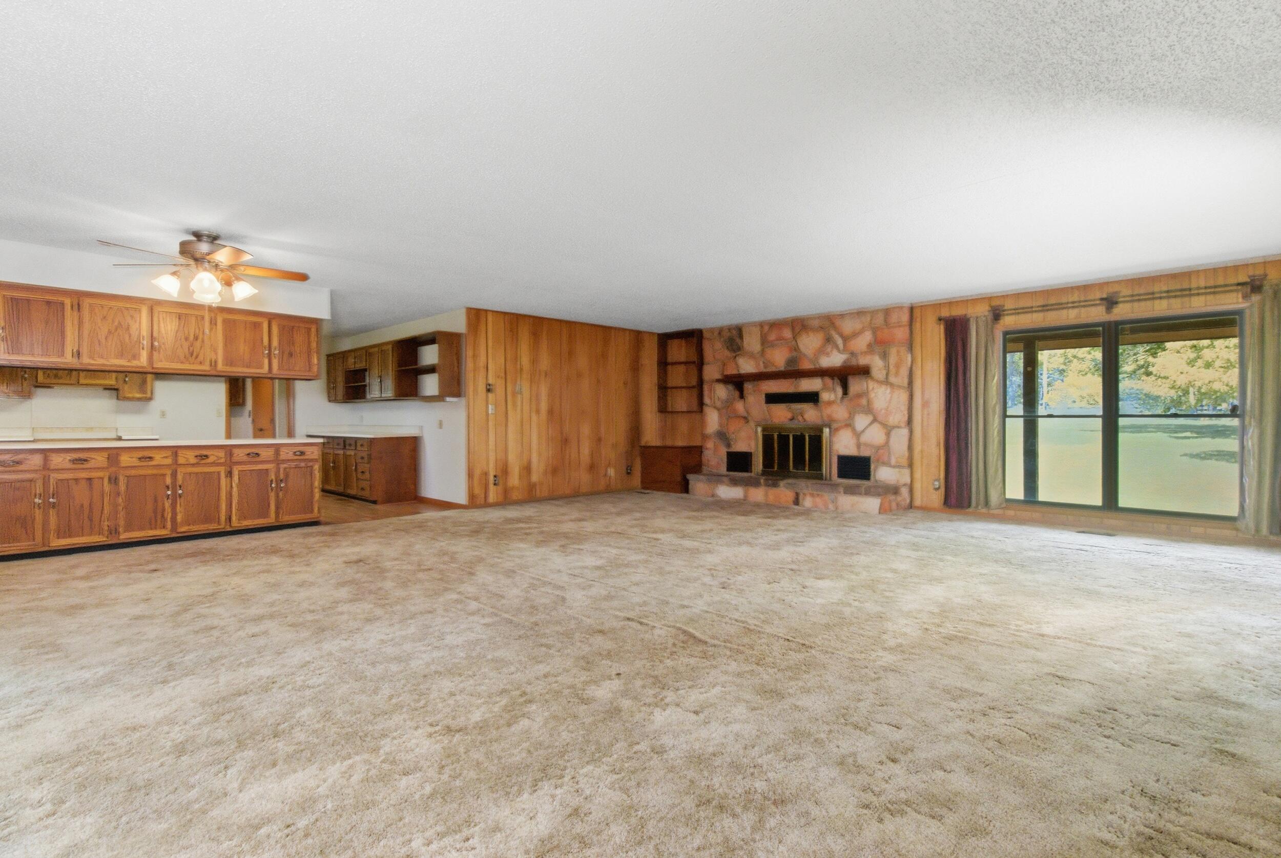 15556 Slab Spring Drive Property Photo 5