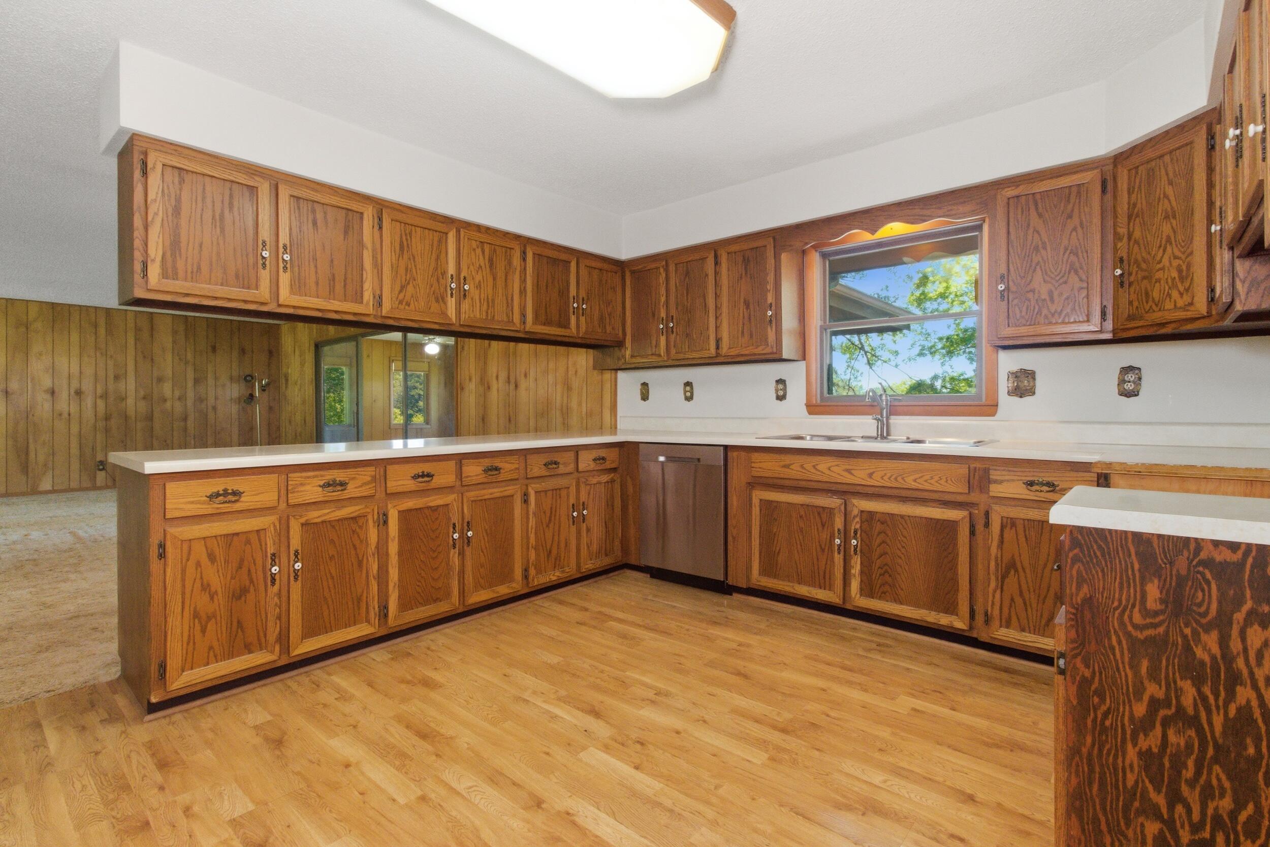 15556 Slab Spring Drive Property Photo 6