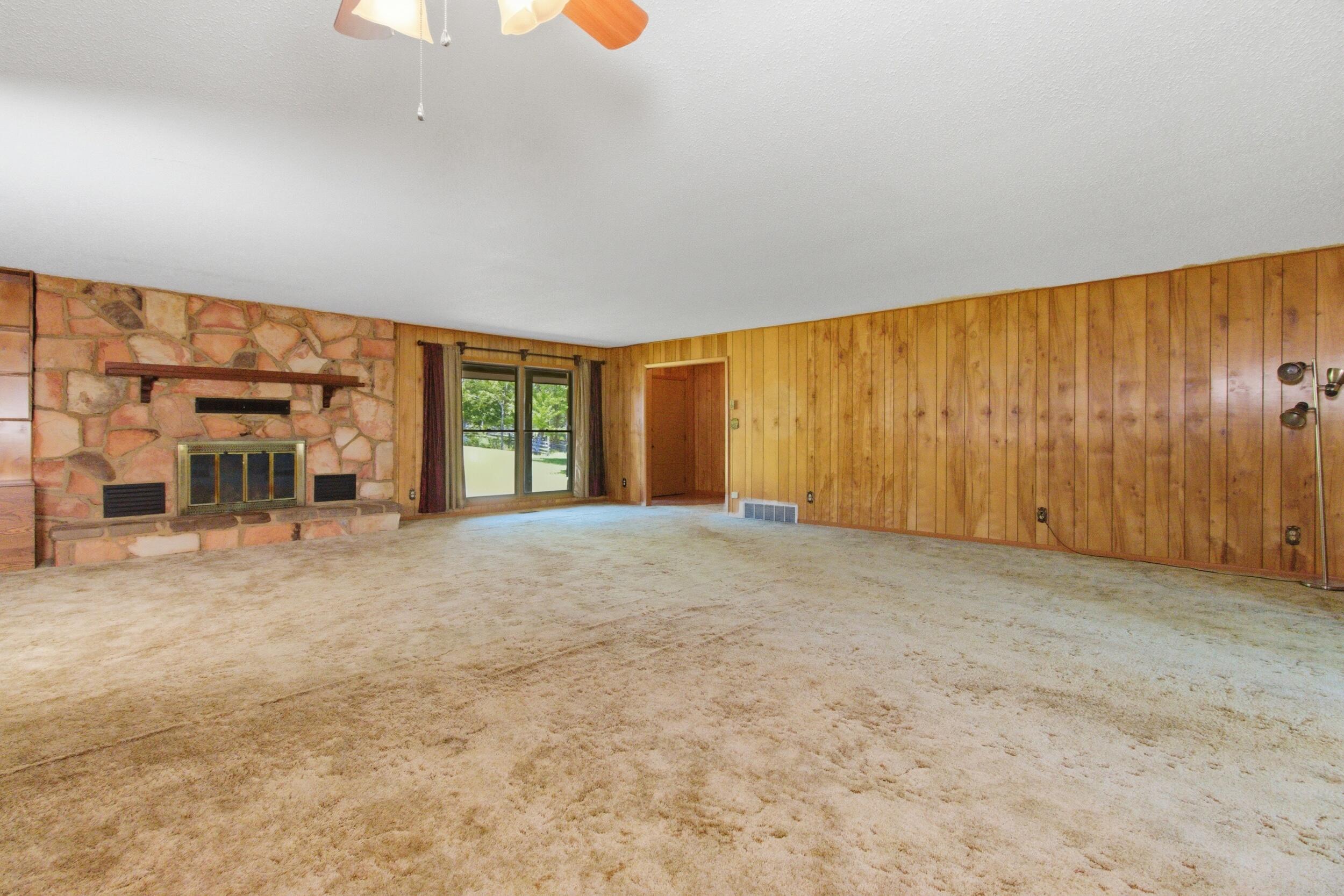 15556 Slab Spring Drive Property Photo 14