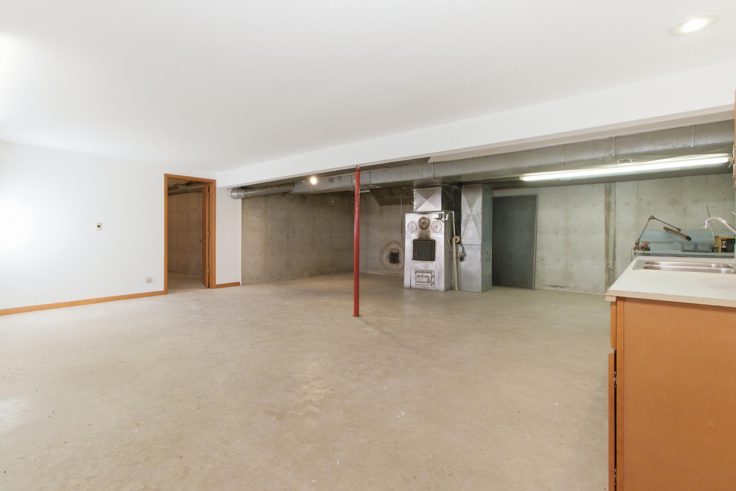15556 Slab Spring Drive Property Photo 26