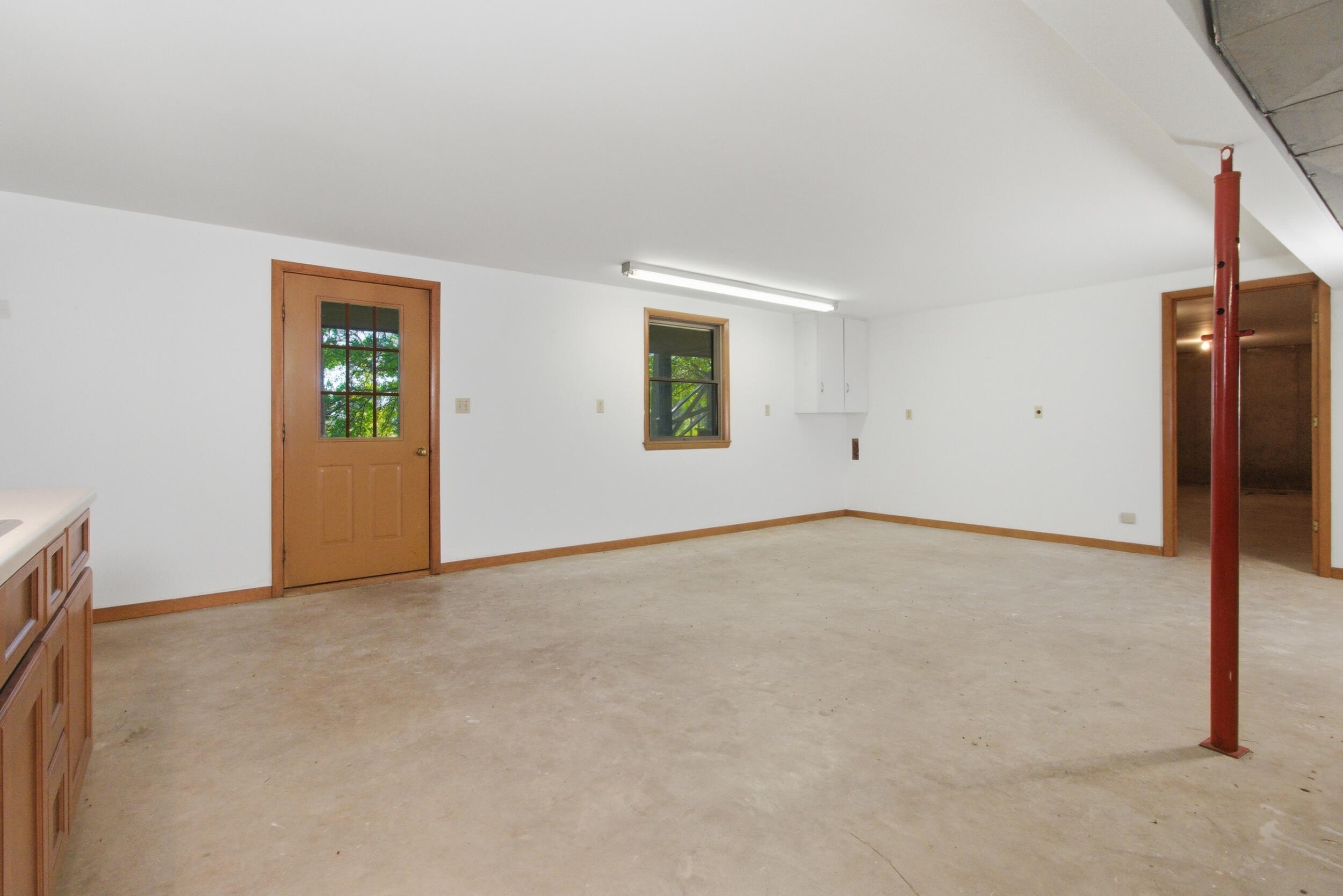 15556 Slab Spring Drive Property Photo 33