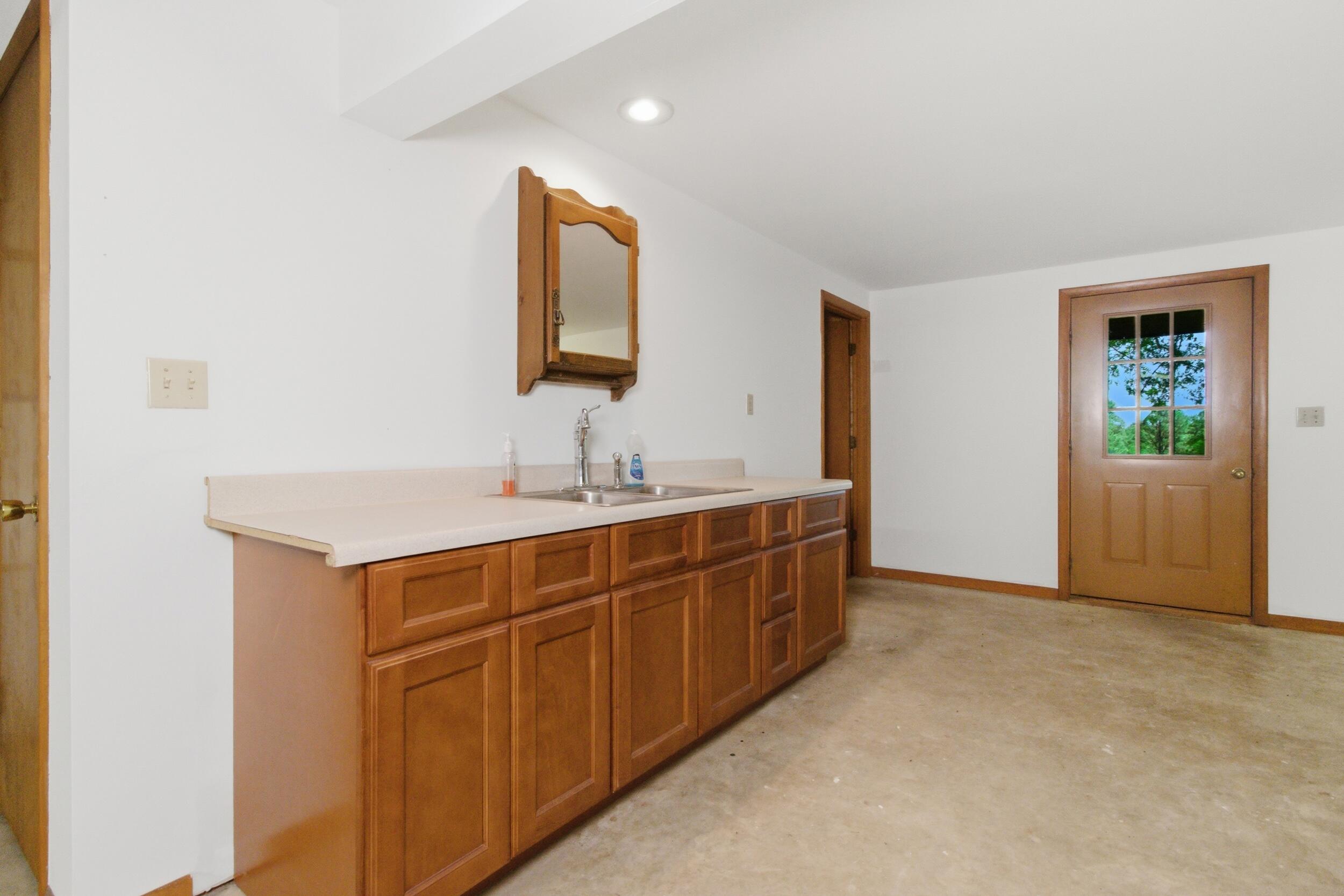 15556 Slab Spring Drive Property Photo 34
