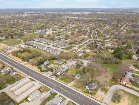 601 Property Photo 12