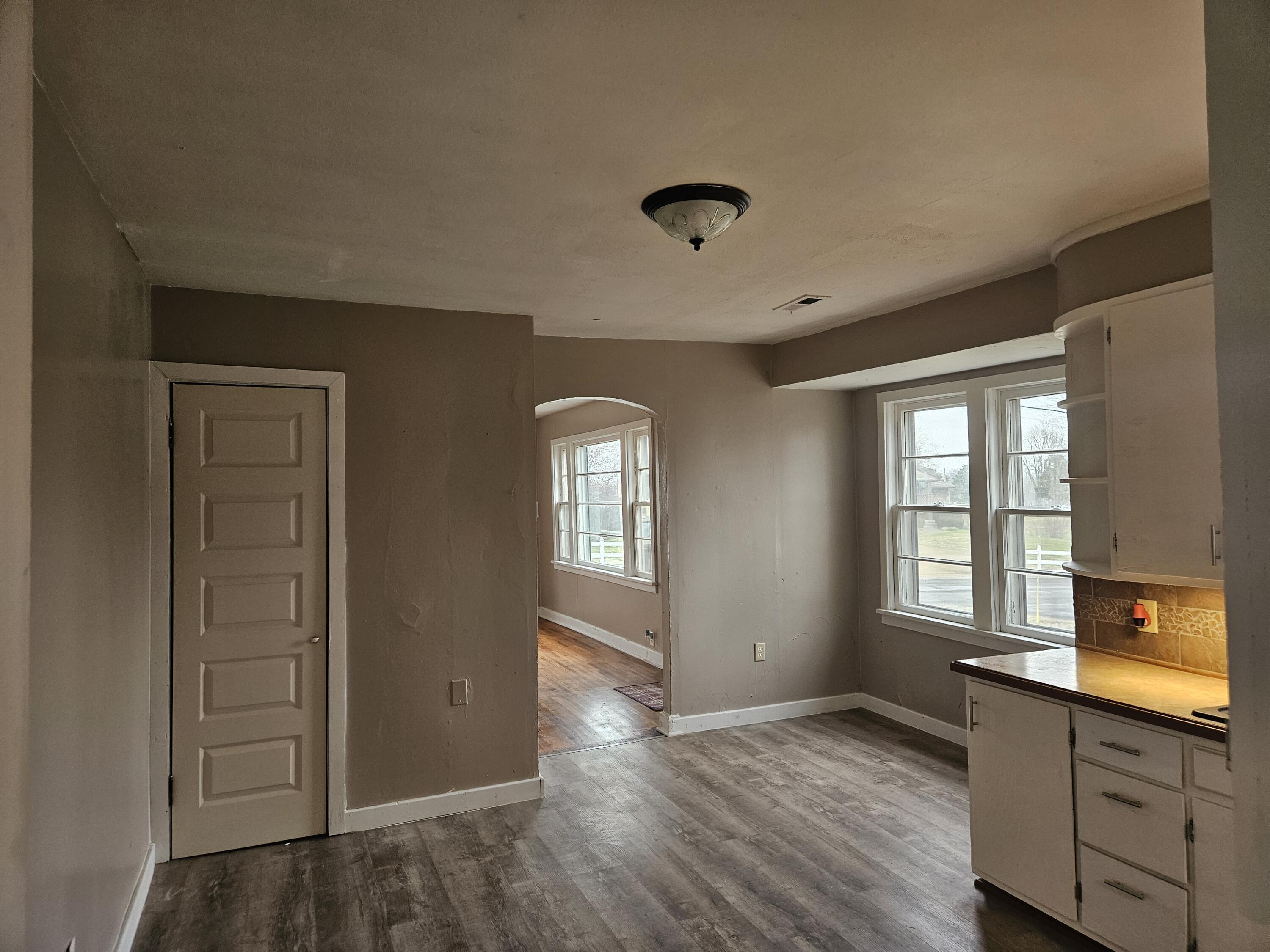 427 North Mcmillan Avenue Property Photo 10