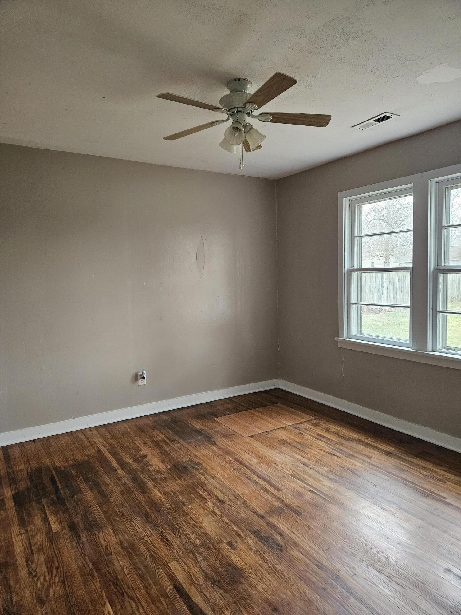 427 North Mcmillan Avenue Property Photo 14