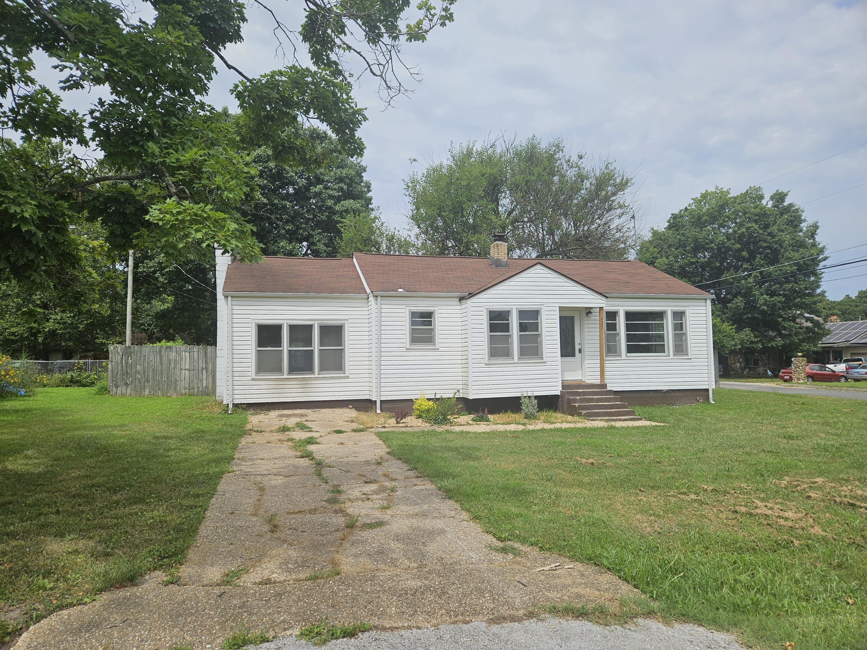 427 North Mcmillan Avenue Property Photo 25
