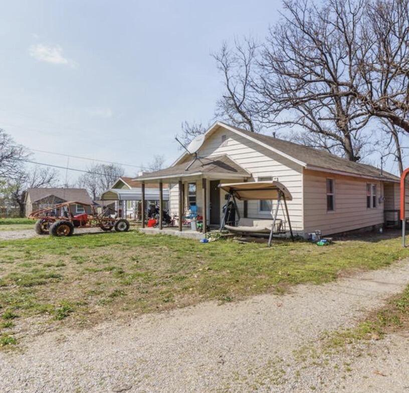 209 South Park Manor Boulevard Property Photo 1