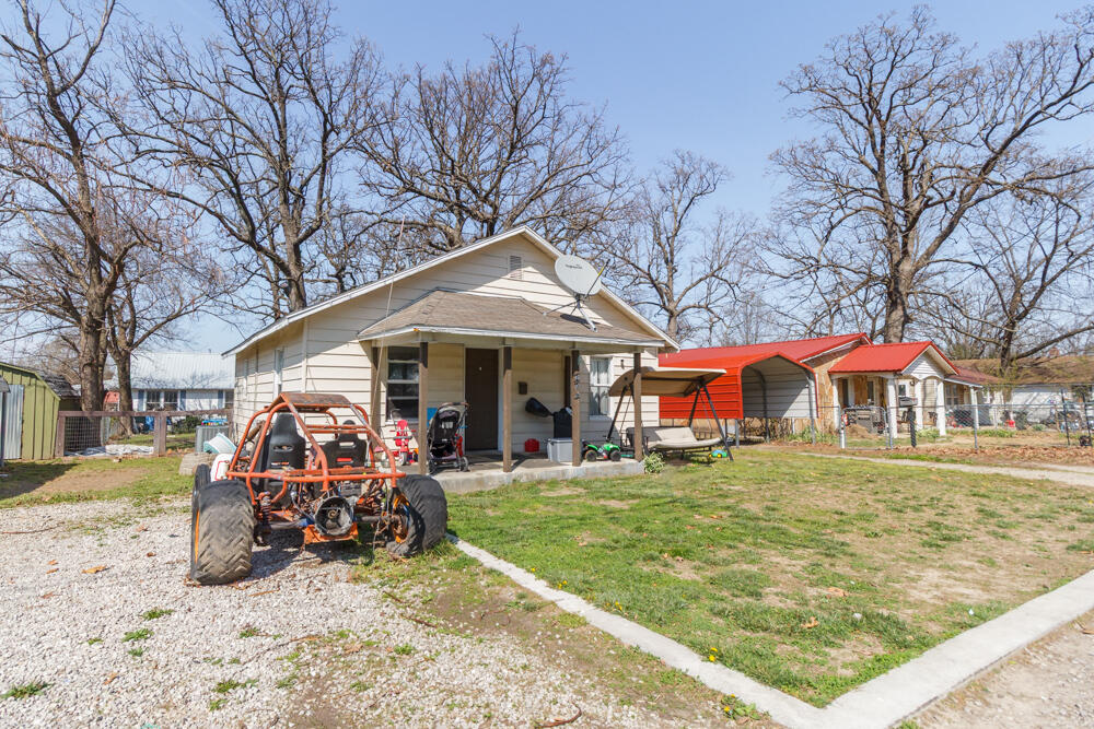 209 South Park Manor Boulevard Property Photo 4