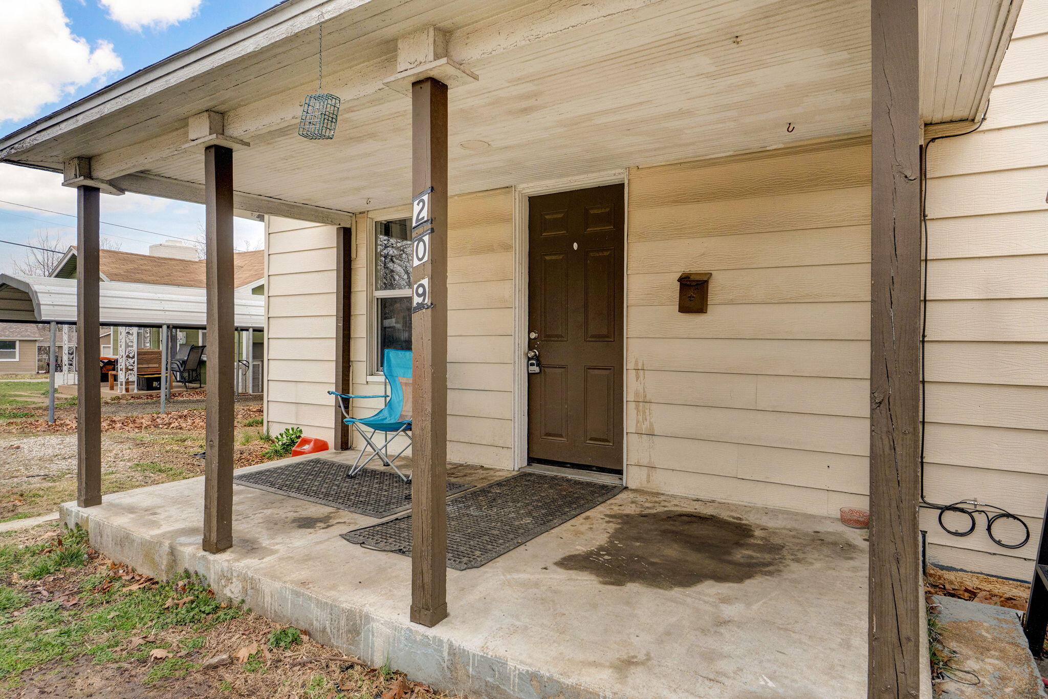 209 South Park Manor Boulevard Property Photo 5