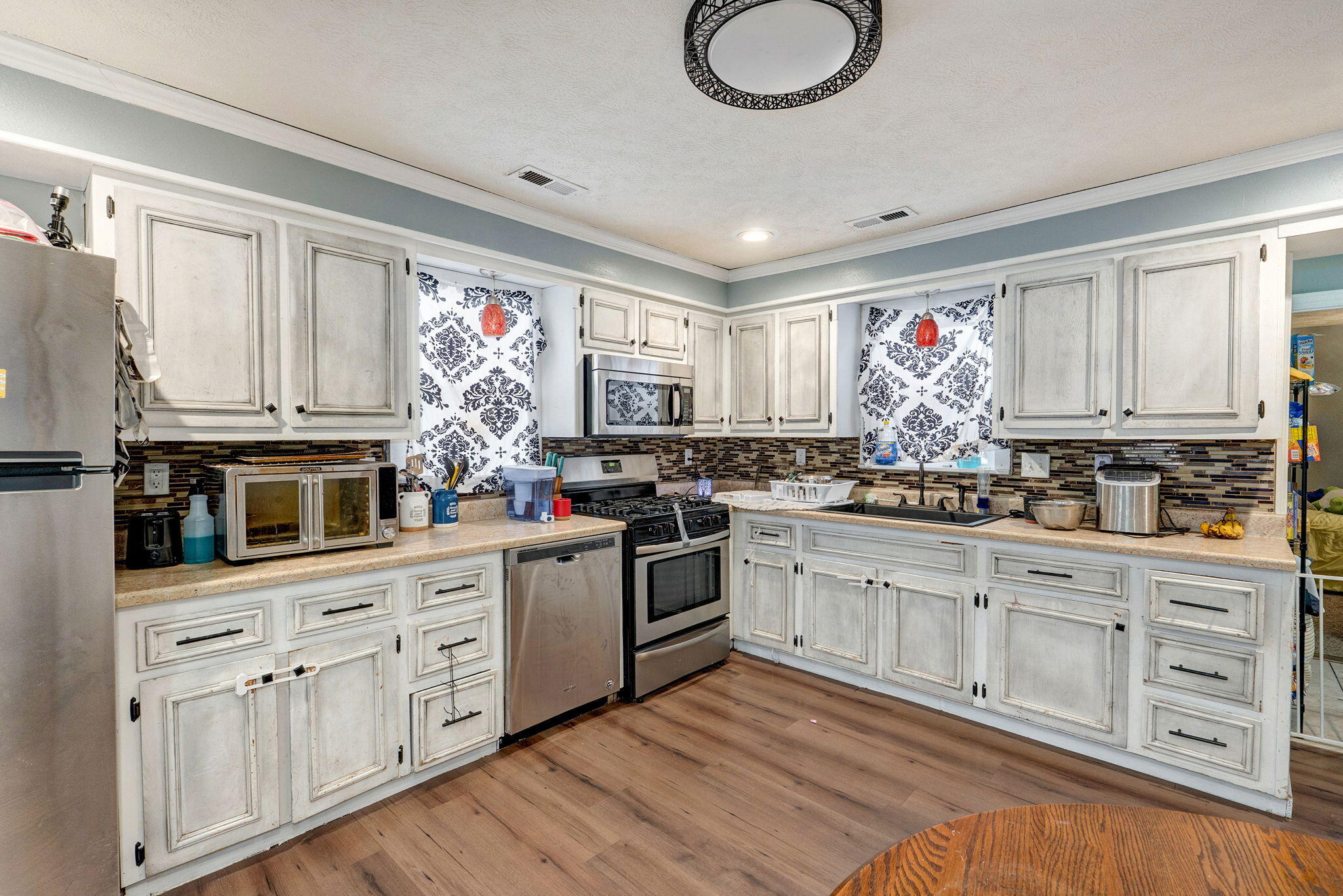 209 South Park Manor Boulevard Property Photo 8