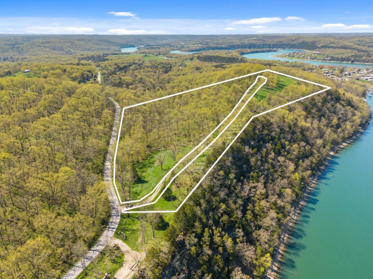 000 Long Bend Road Property Photo 10