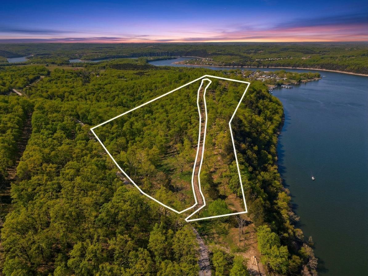 000 Long Bend Road Property Photo 13