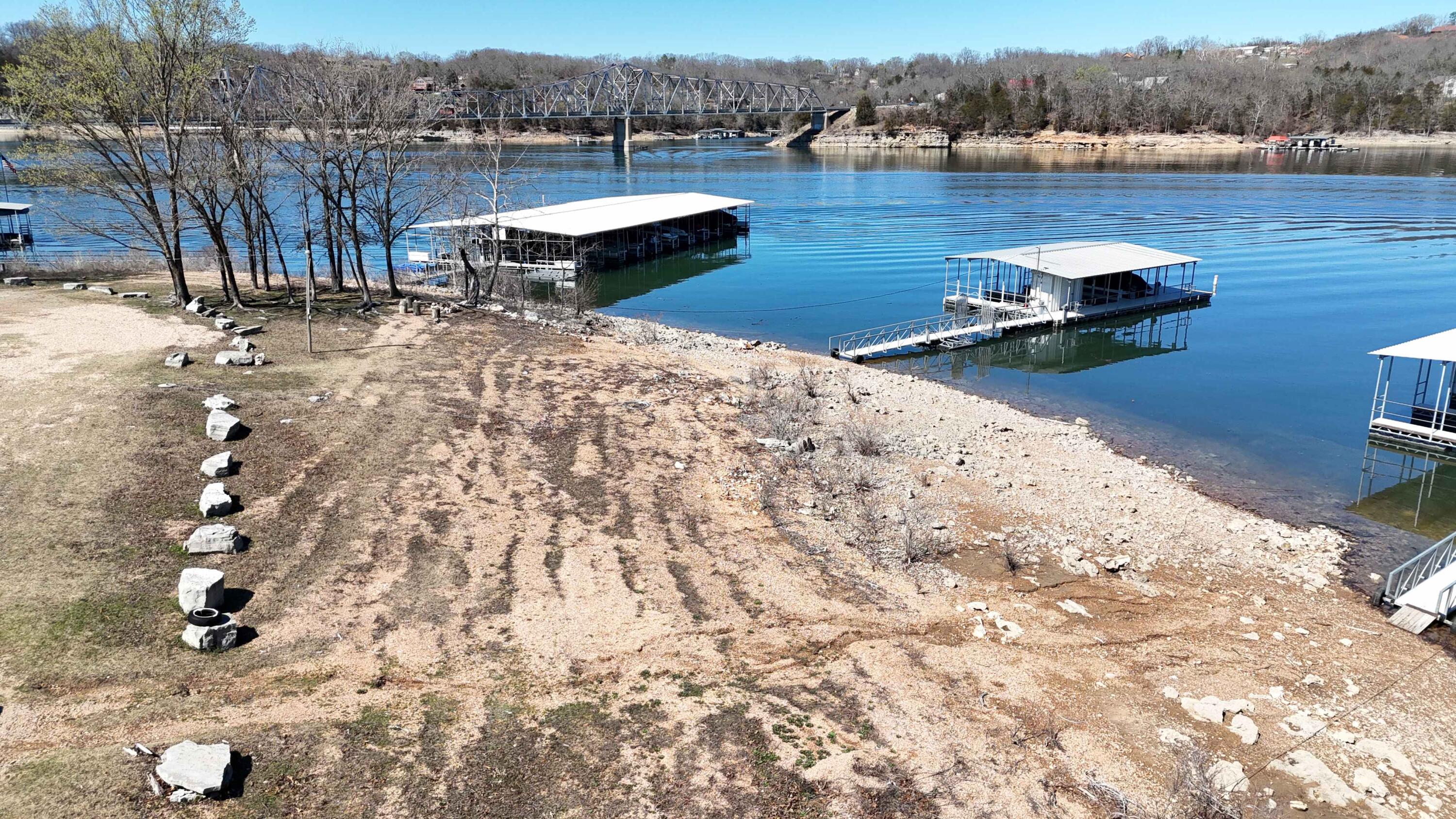 000 Shoreline Drive Property Photo 14