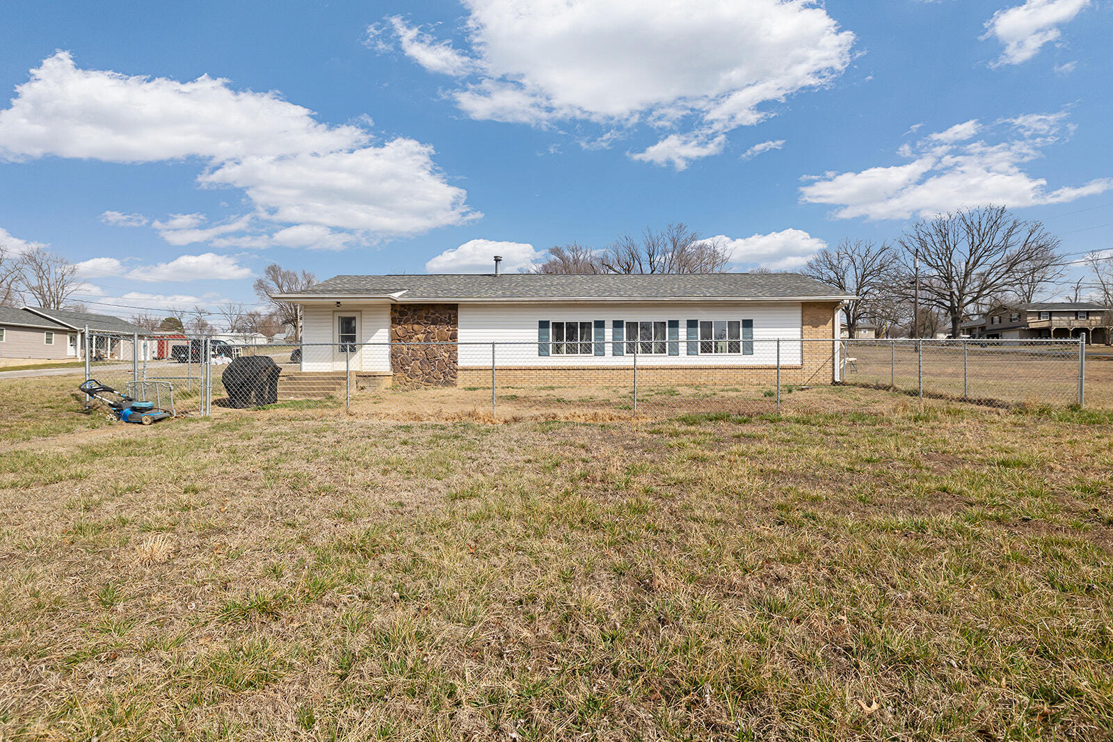 1302 Valley Avenue Property Photo 2