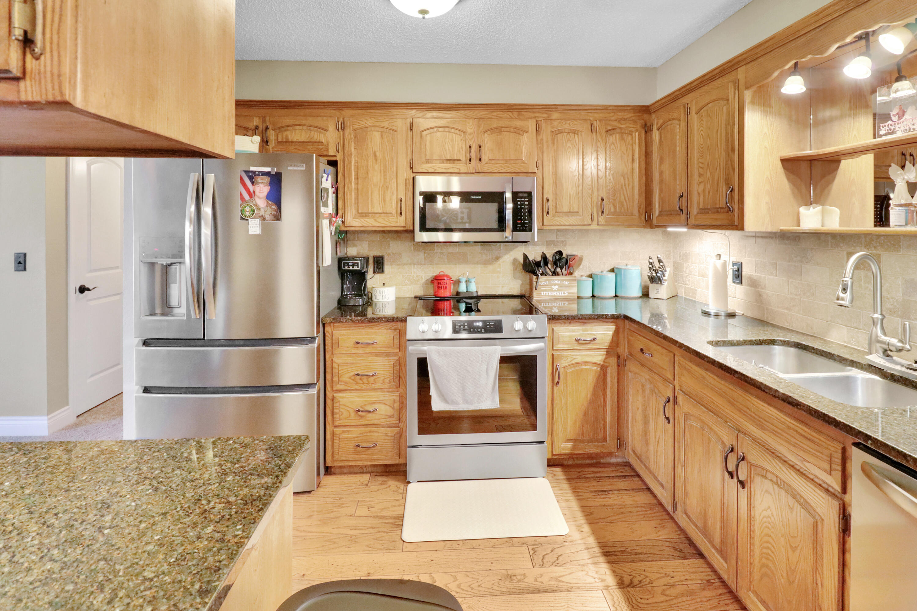 120 Wilshire Drive Unit 17 Property Photo 7