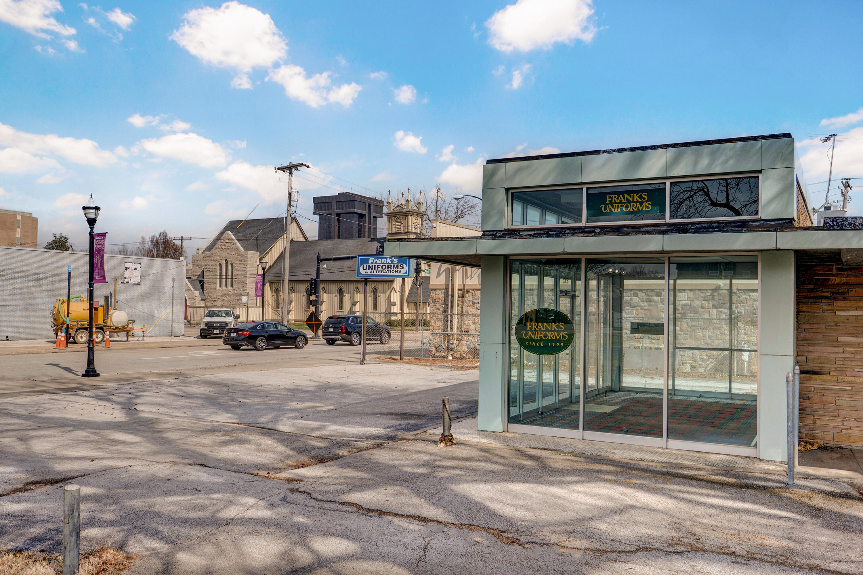 532 East Walnut Street Property Photo 6