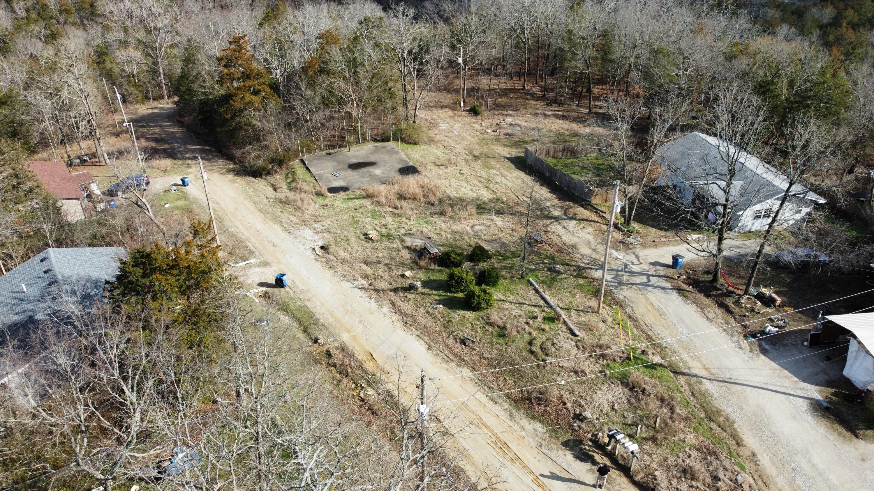 000 Cedarwood Property Photo 4