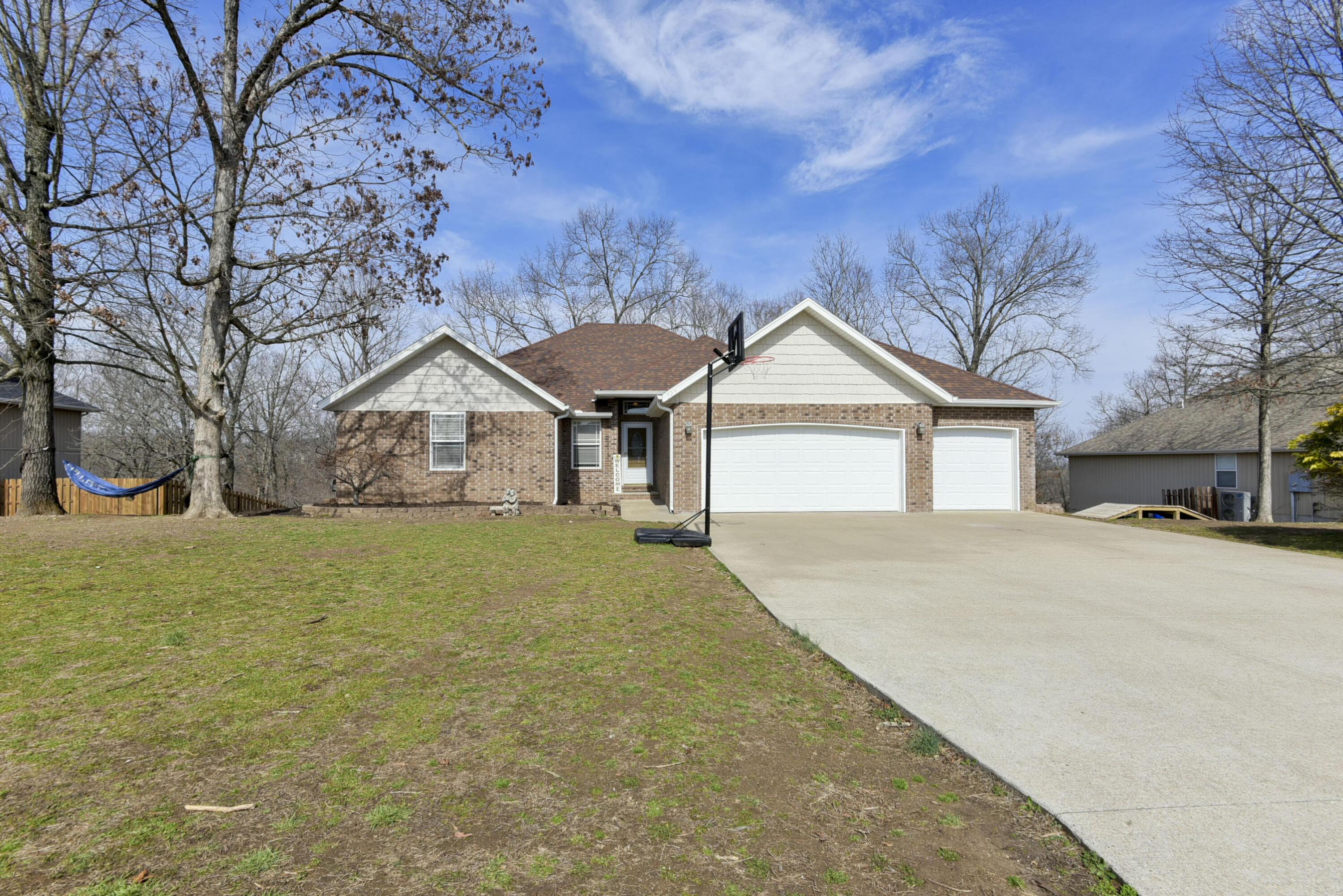 325 Southview Drive Property Photo 1