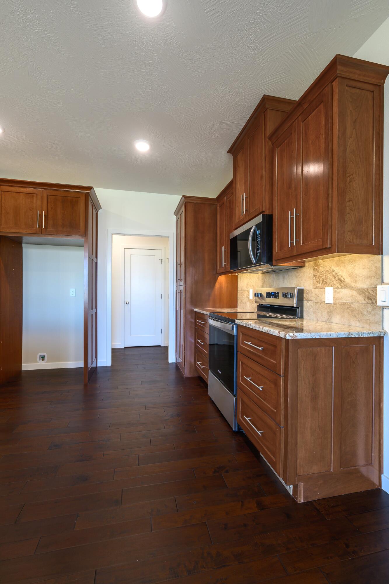 3801 West Broadmoor Street Property Photo 8