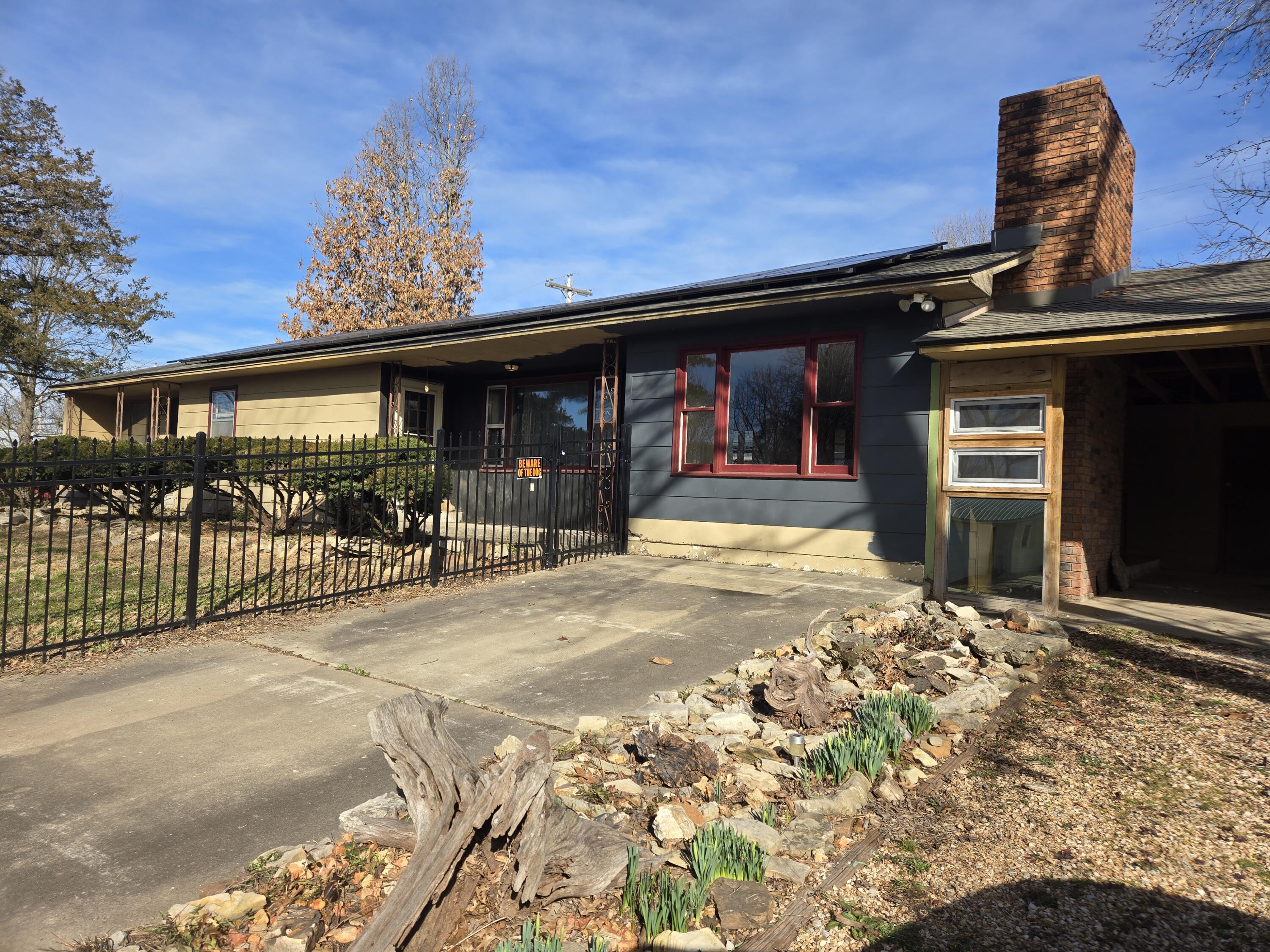 19304 Hillcrest Lane Property Photo 1