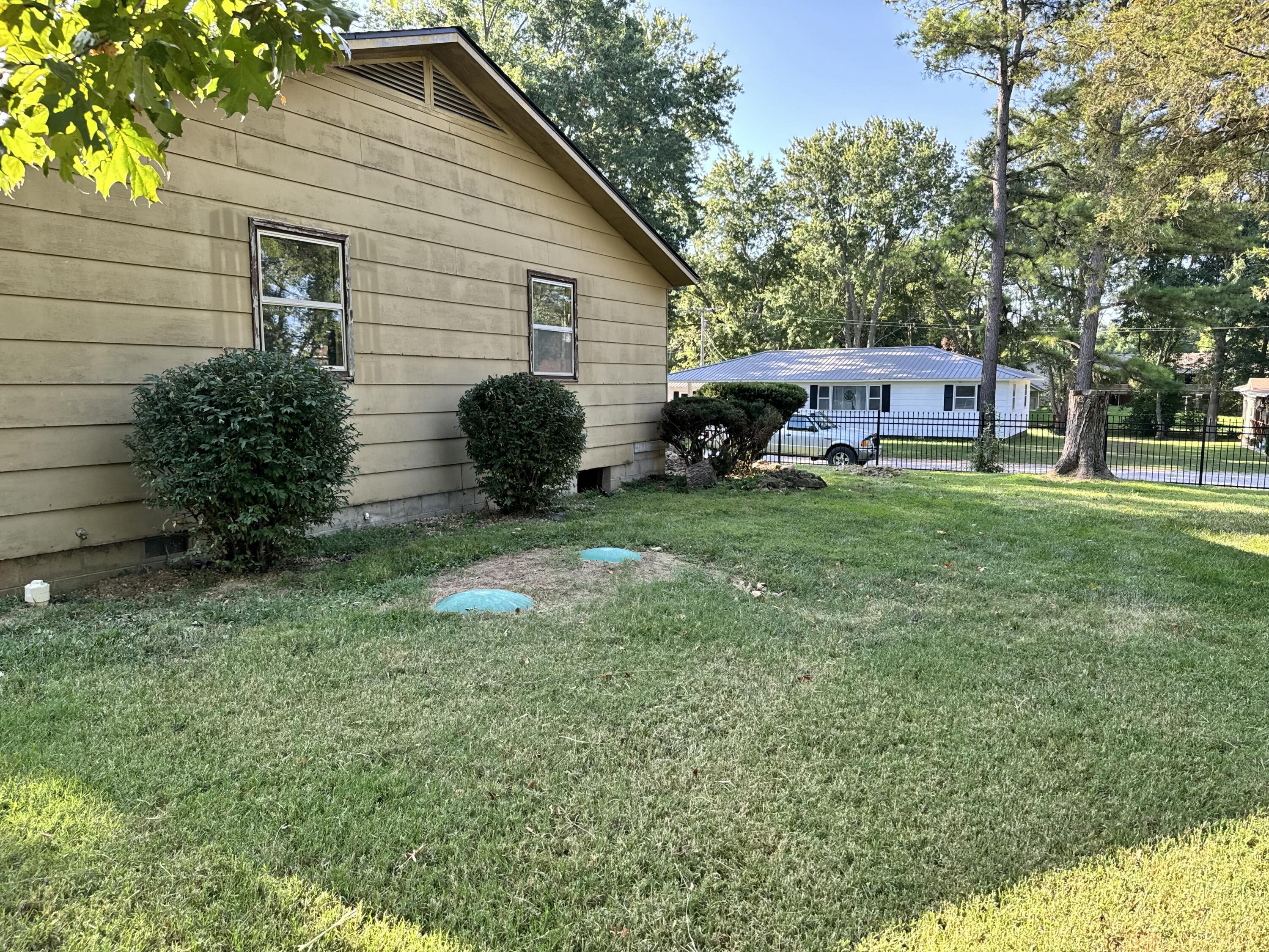 19304 Hillcrest Lane Property Photo 3