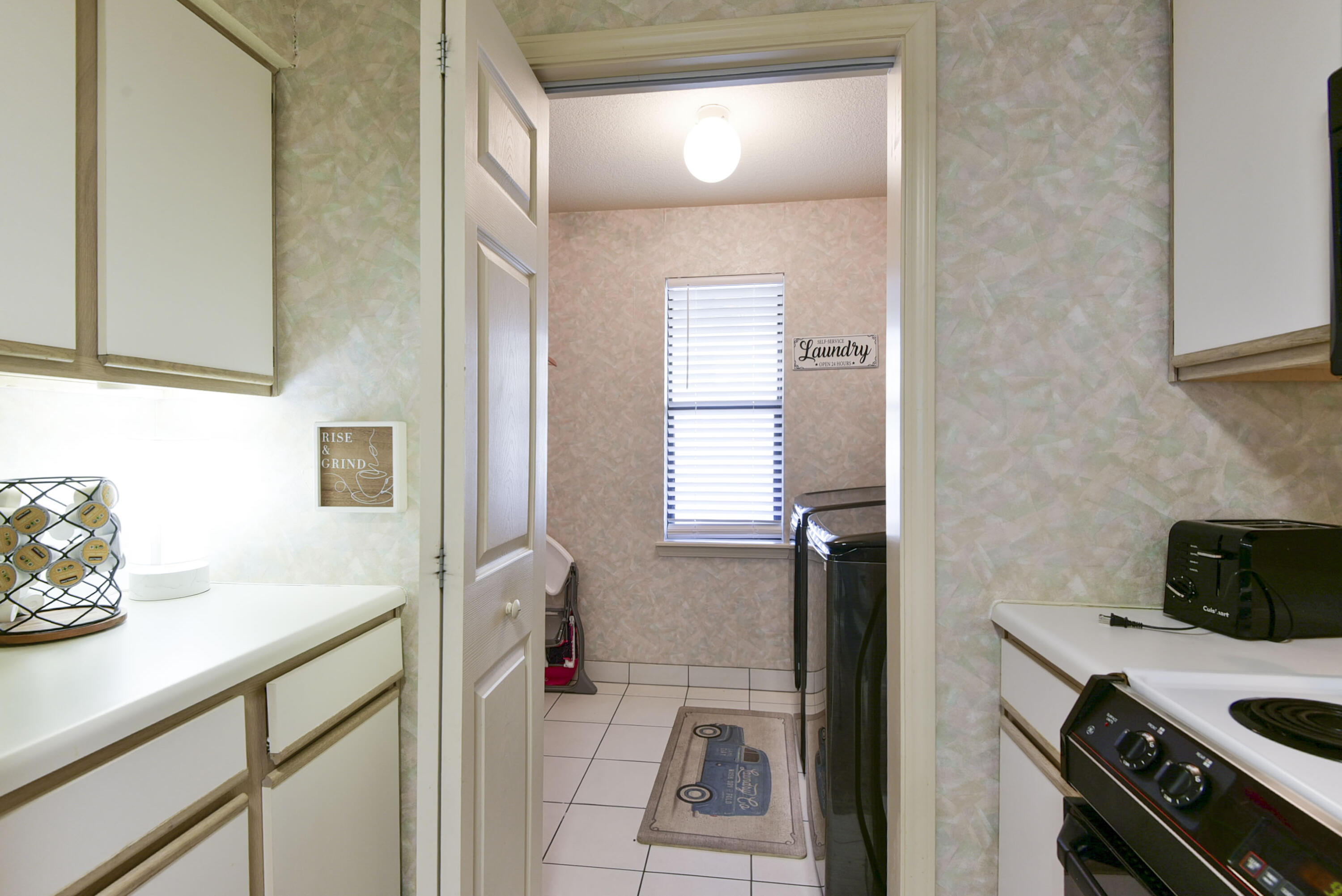 366 Wimbledon Drive 3 Property Photo 13