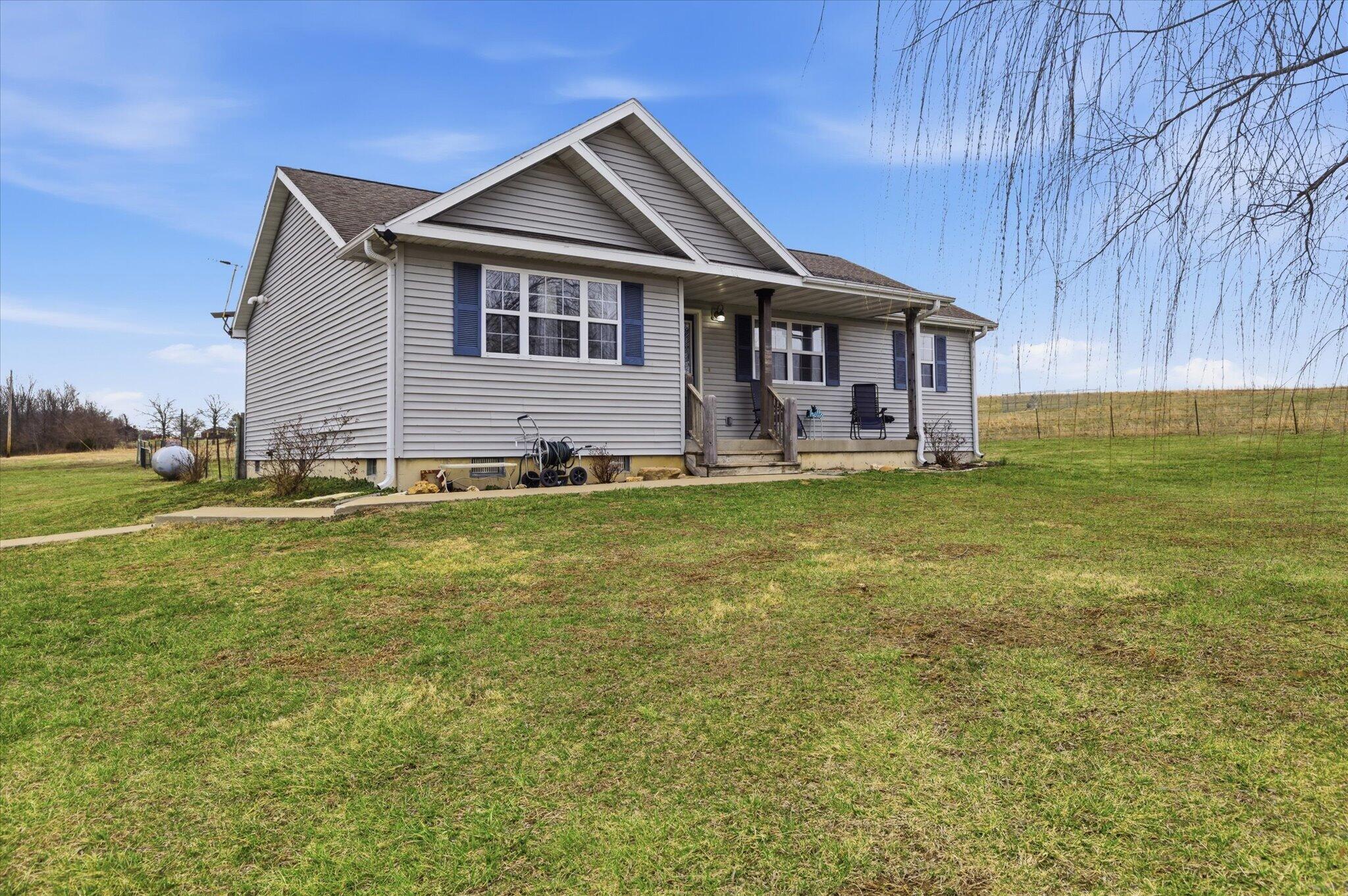 1584 Mcintosh Road Property Photo 4