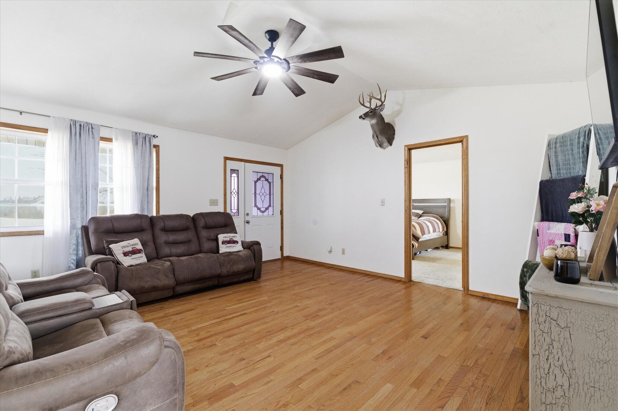 1584 Mcintosh Road Property Photo 8