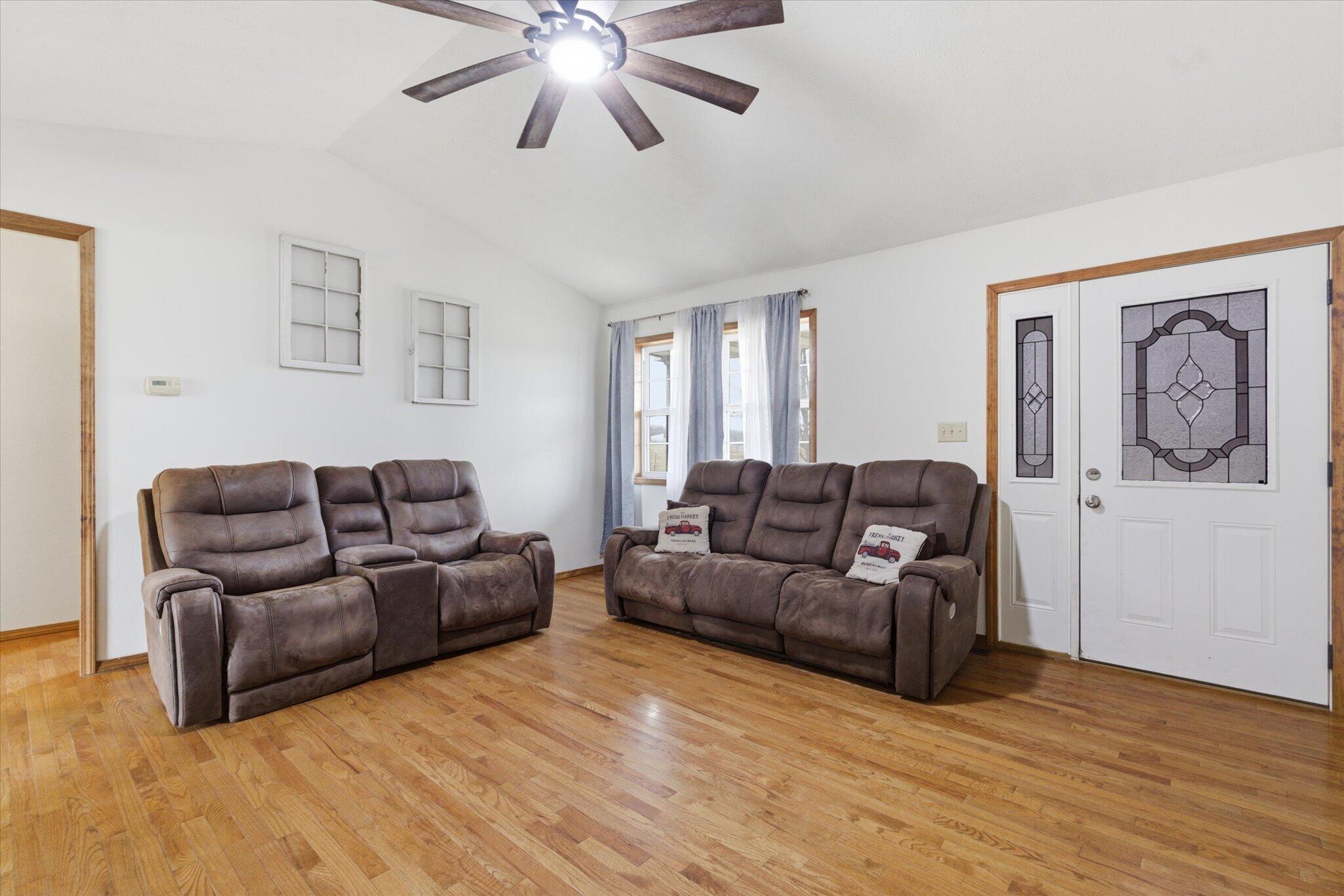 1584 Mcintosh Road Property Photo 9