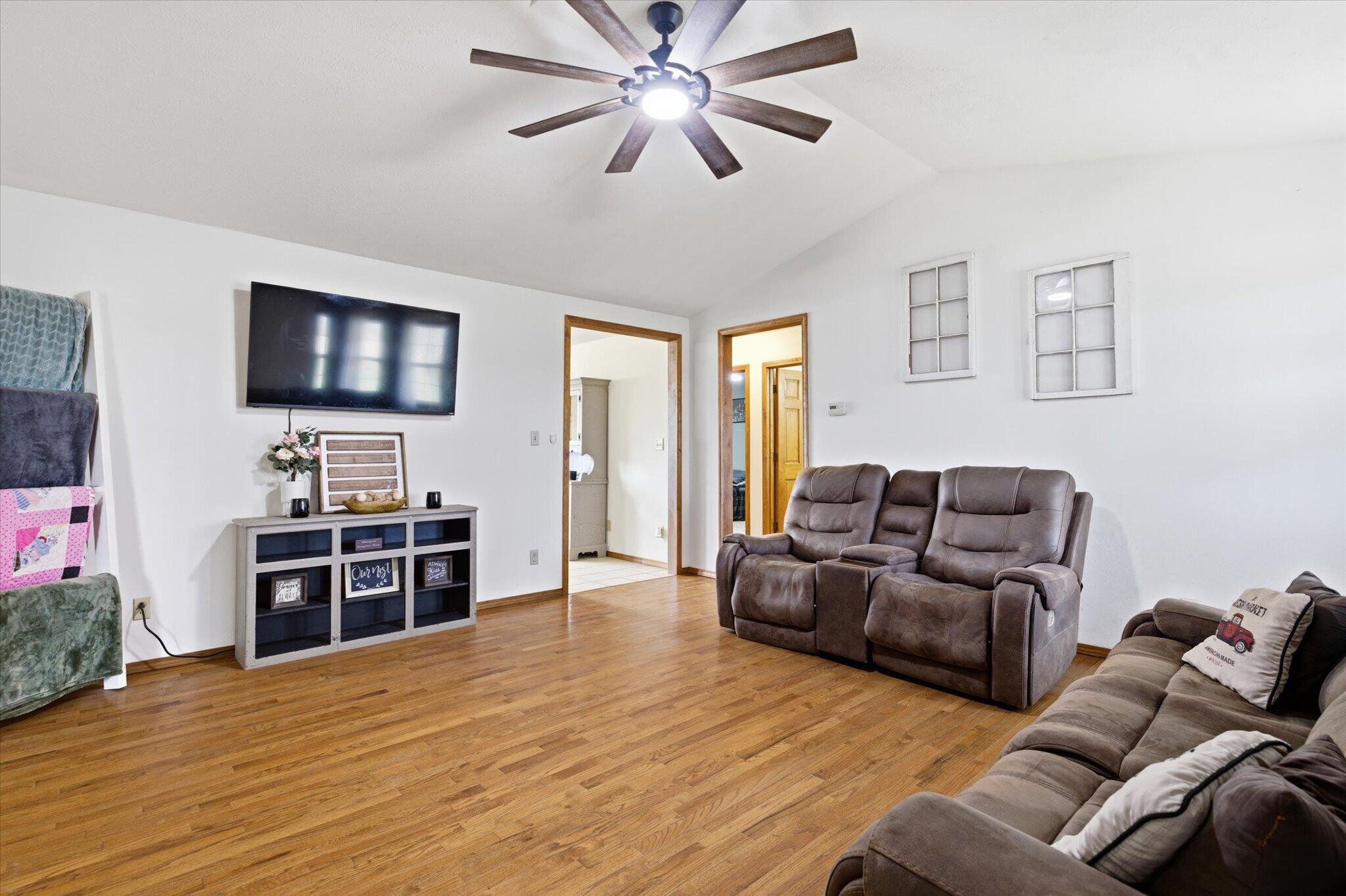 1584 Mcintosh Road Property Photo 10