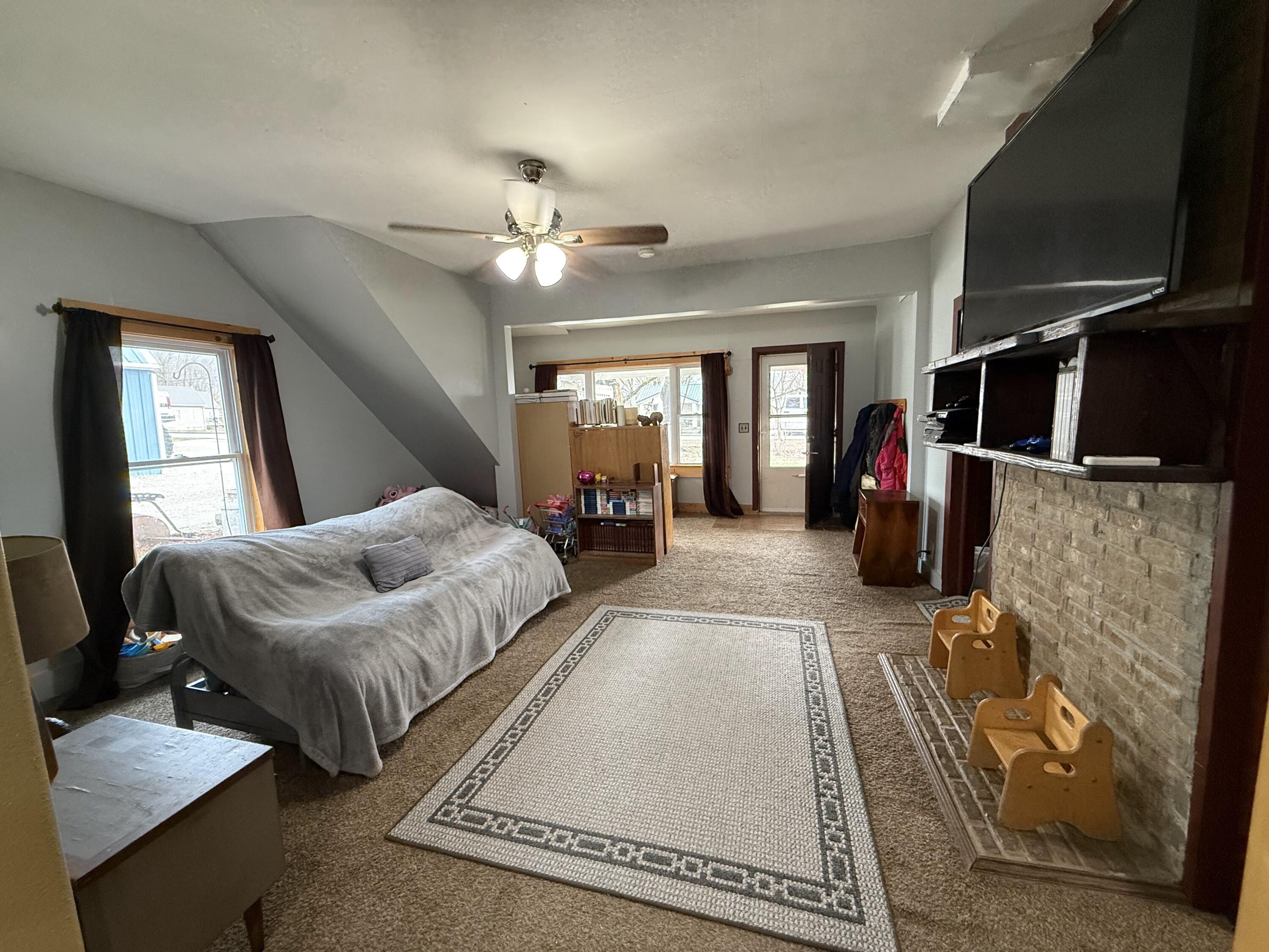 615 West Benton Street Property Photo 45