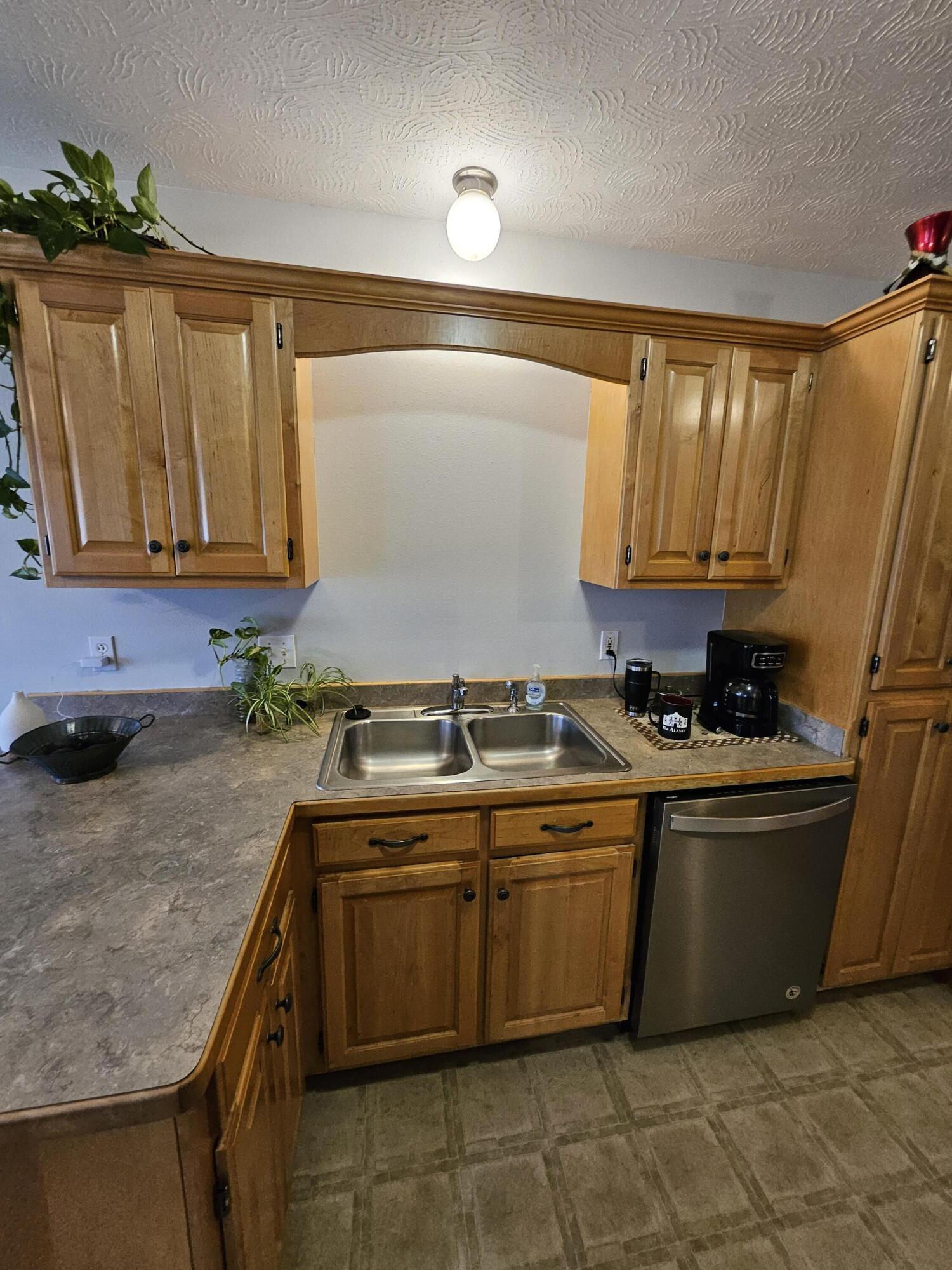 102 Kingsley Drive Property Photo 12