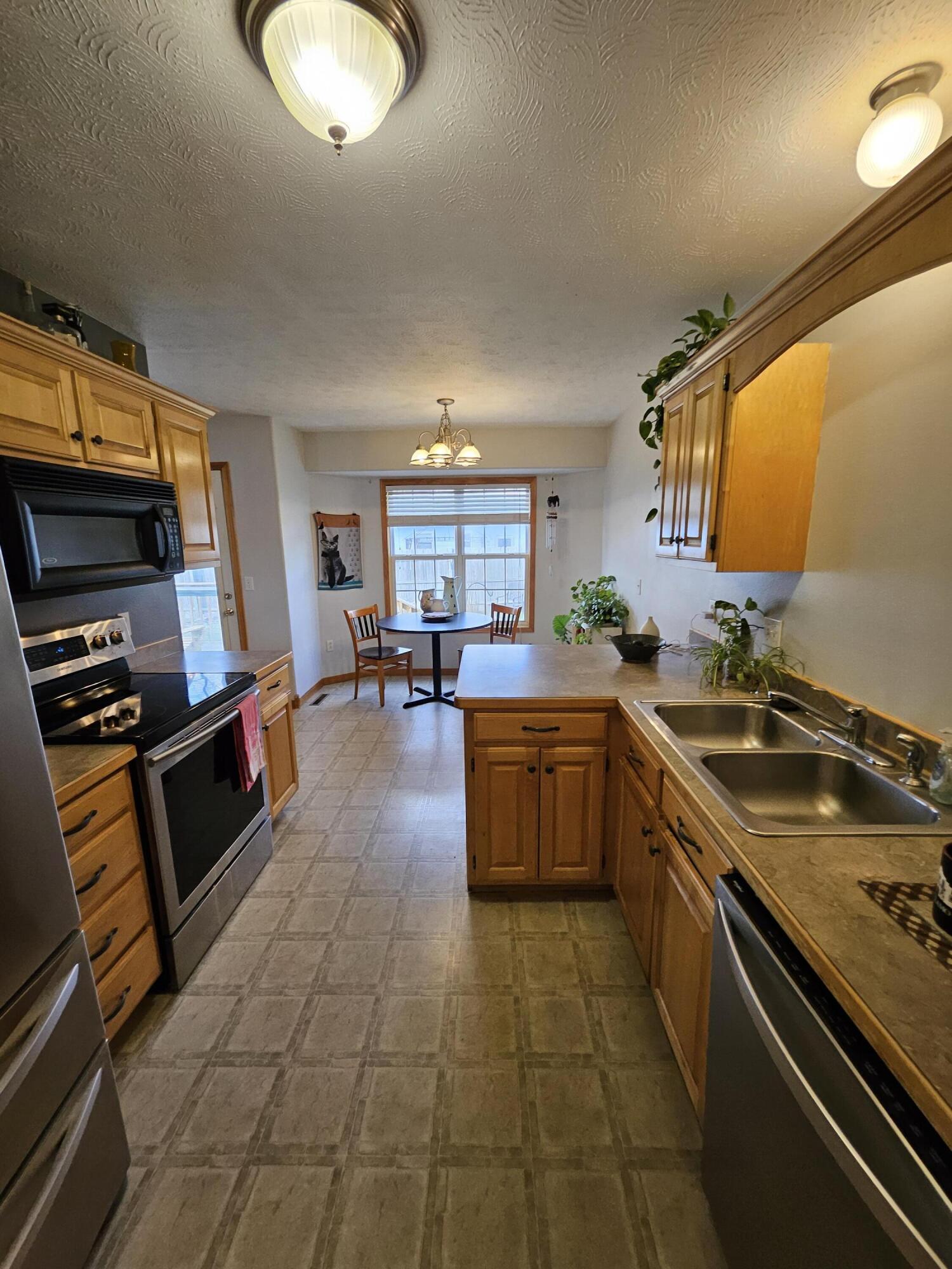 102 Kingsley Drive Property Photo 15
