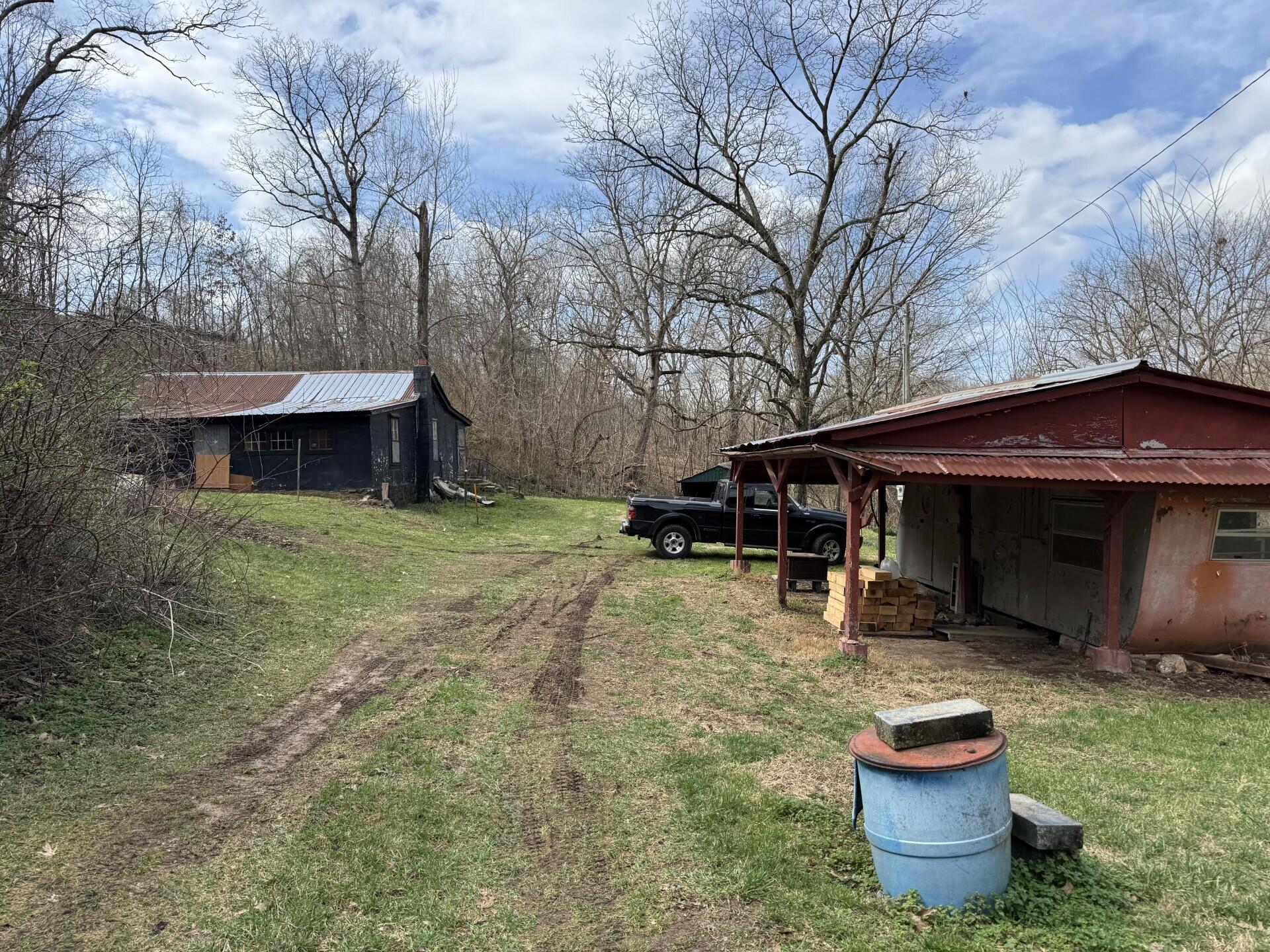 421 Farm Road 2160 Property Photo 16