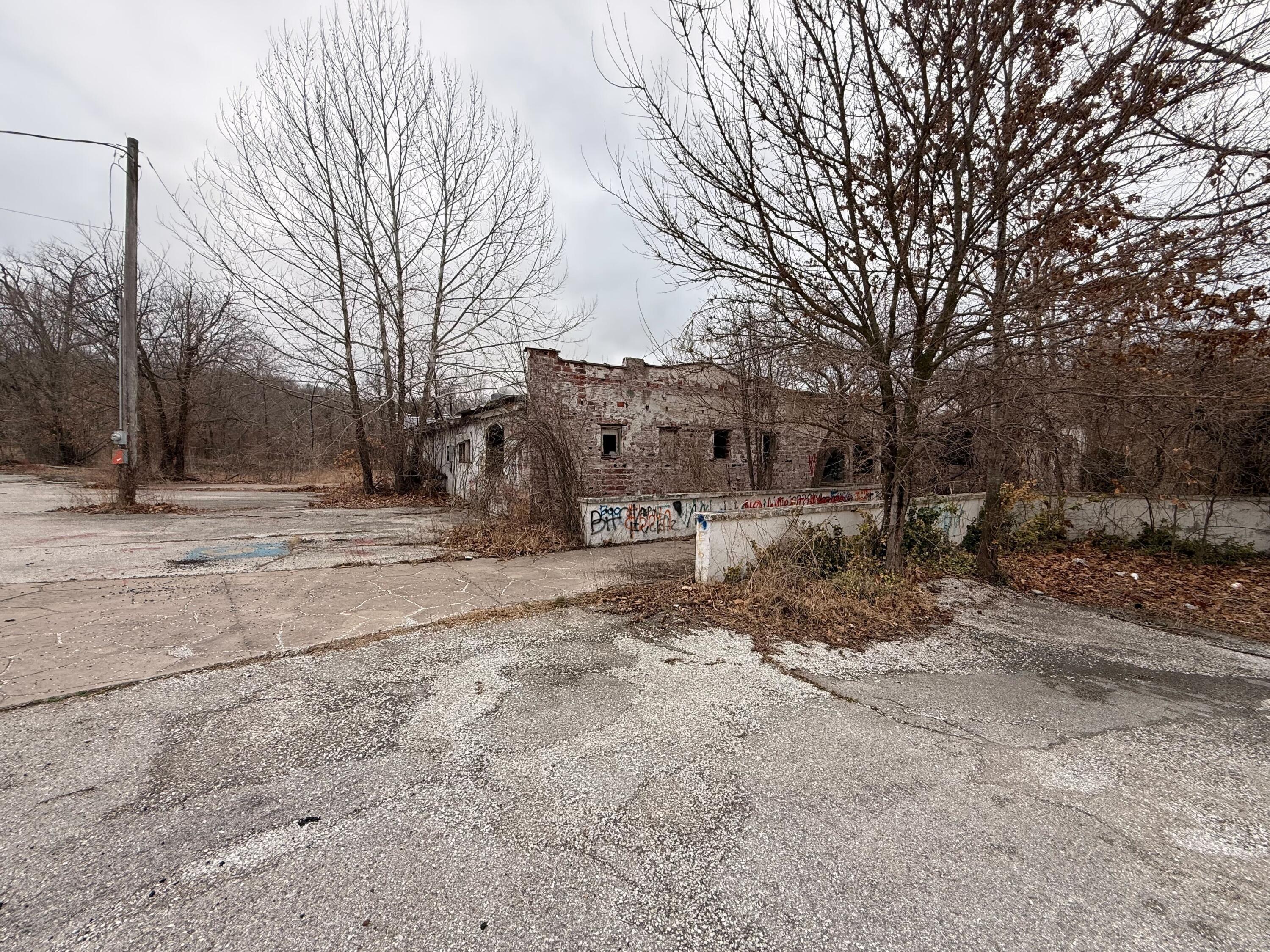101 Mark Twain Drive Property Photo 1