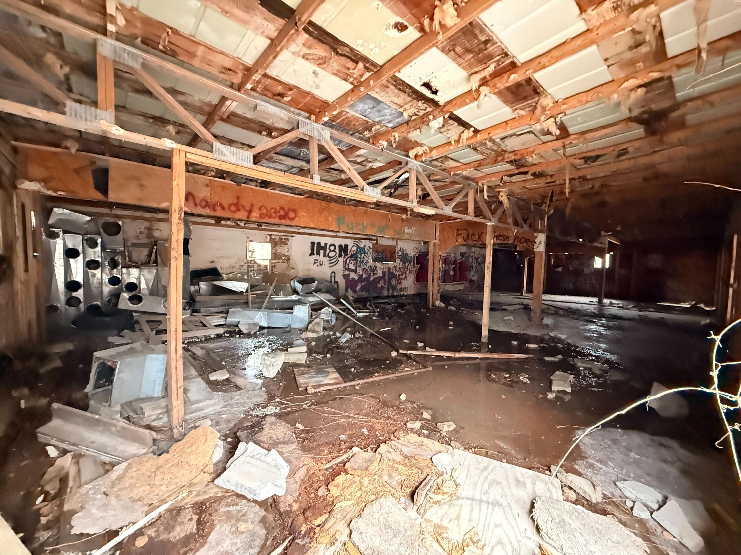 101 Mark Twain Drive Property Photo 14