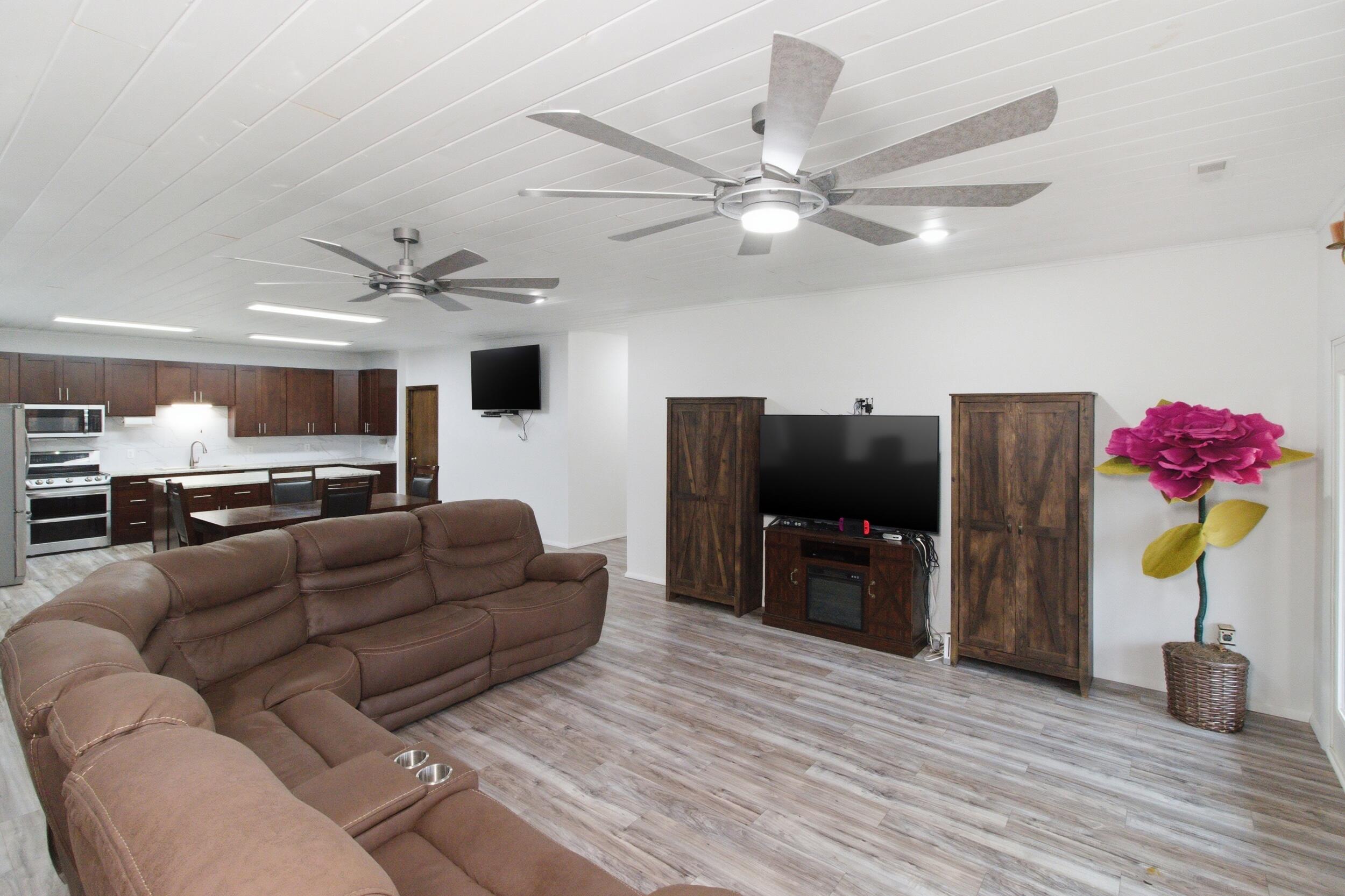 8008 County Road 5090 Property Photo 9
