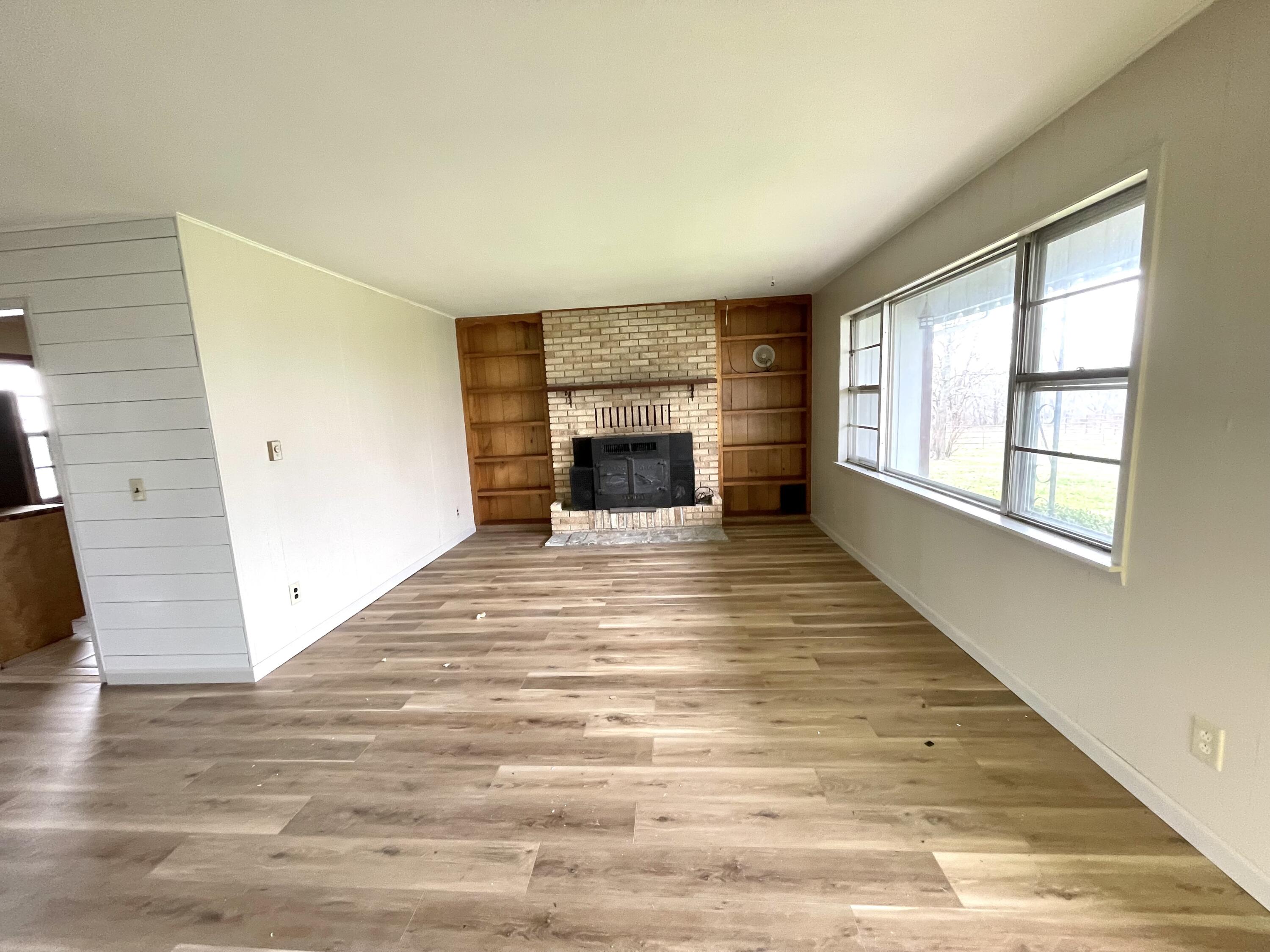 23537 Farm Road 2080 Property Photo 8