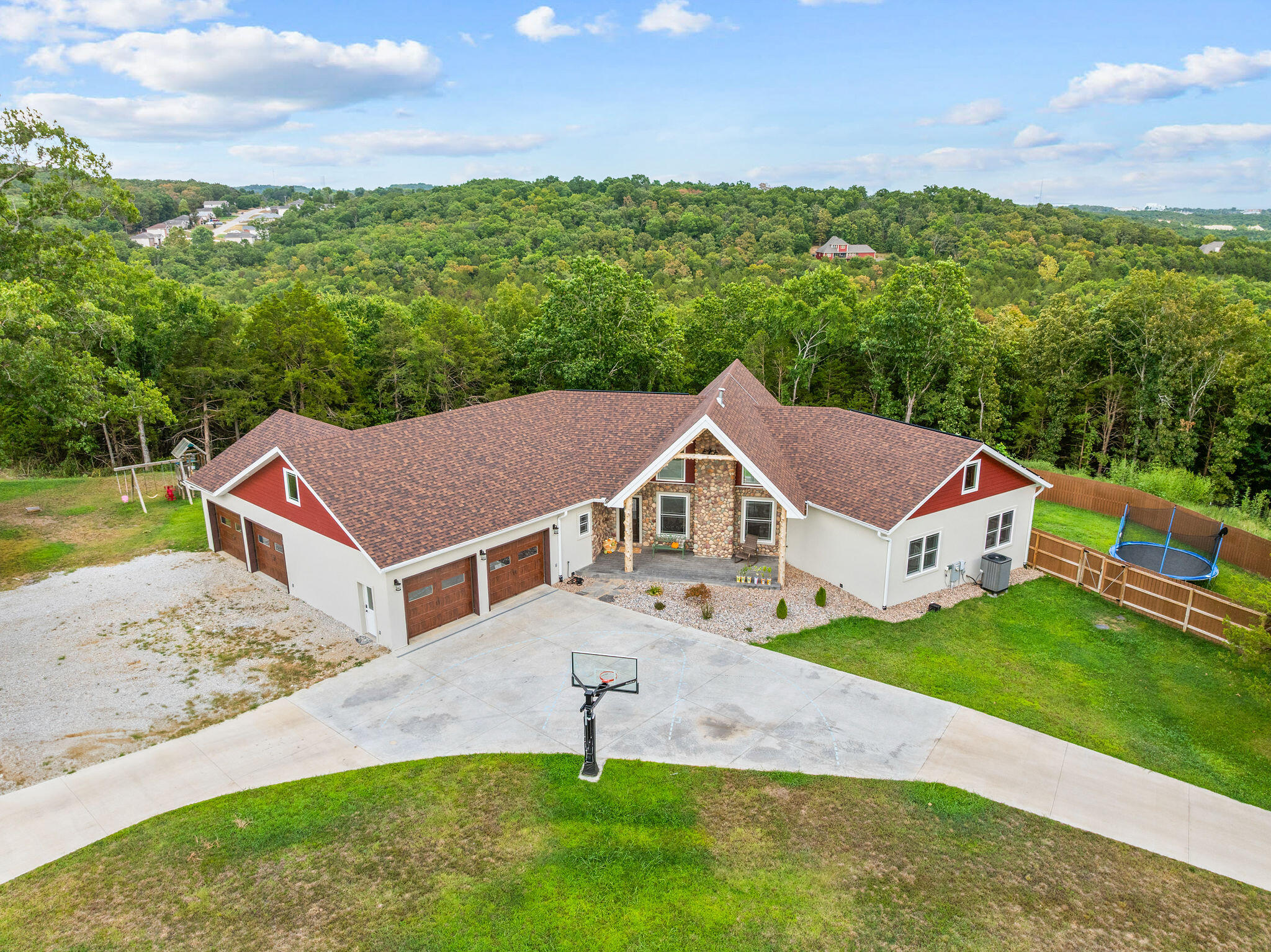 770 Mills Hollow Road Property Photo 2