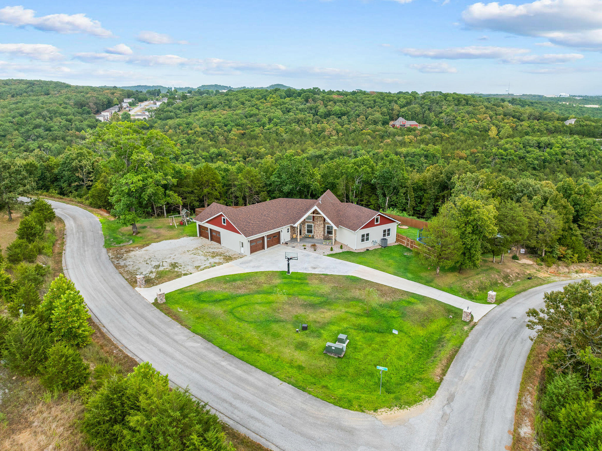 770 Mills Hollow Road Property Photo 3