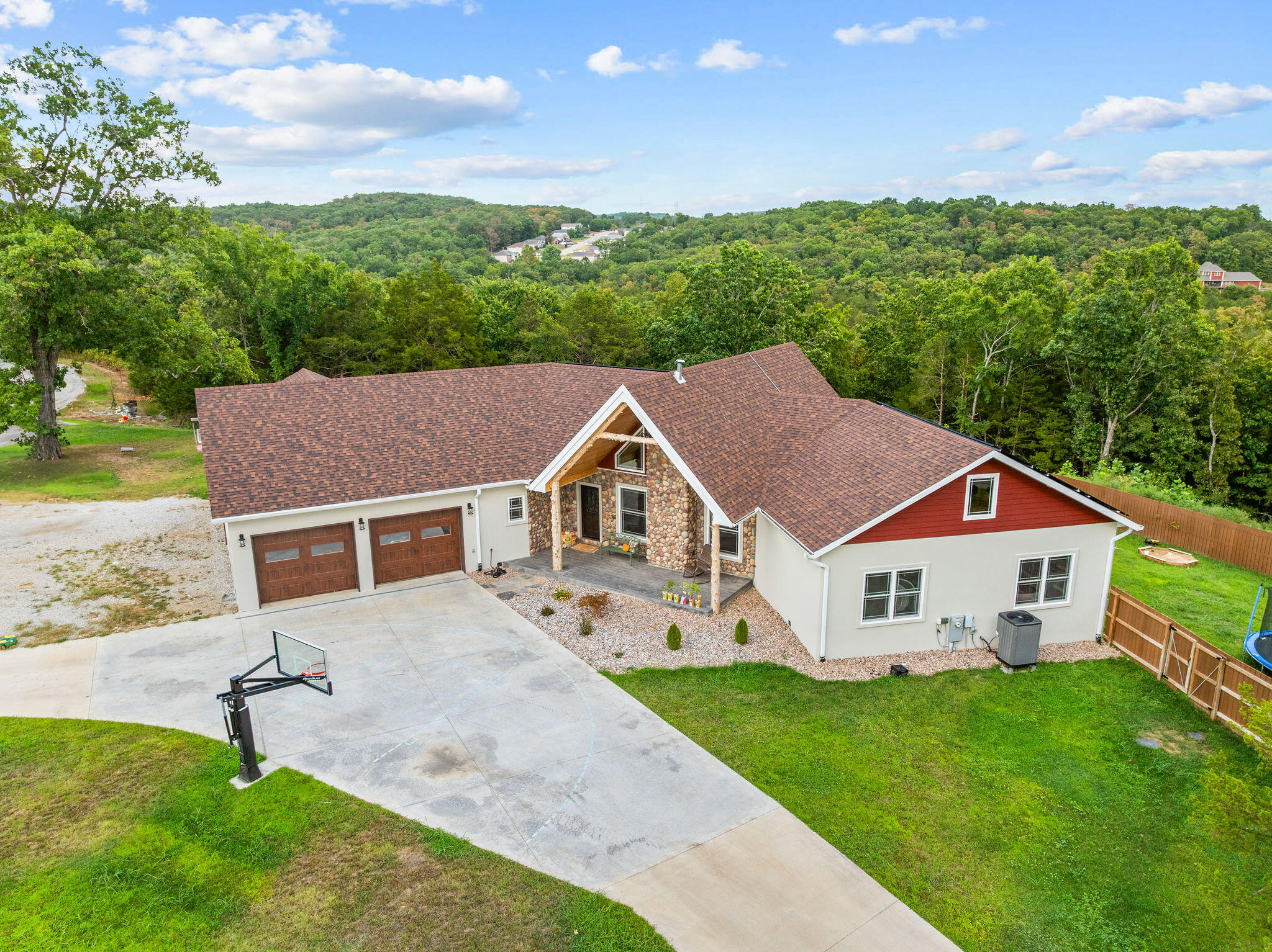 770 Mills Hollow Road Property Photo 4