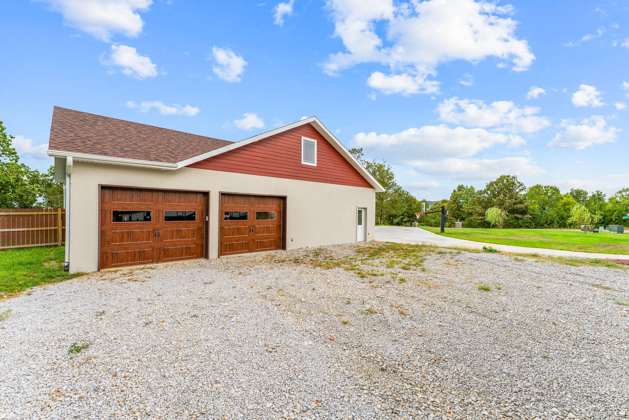 770 Mills Hollow Road Property Photo 6