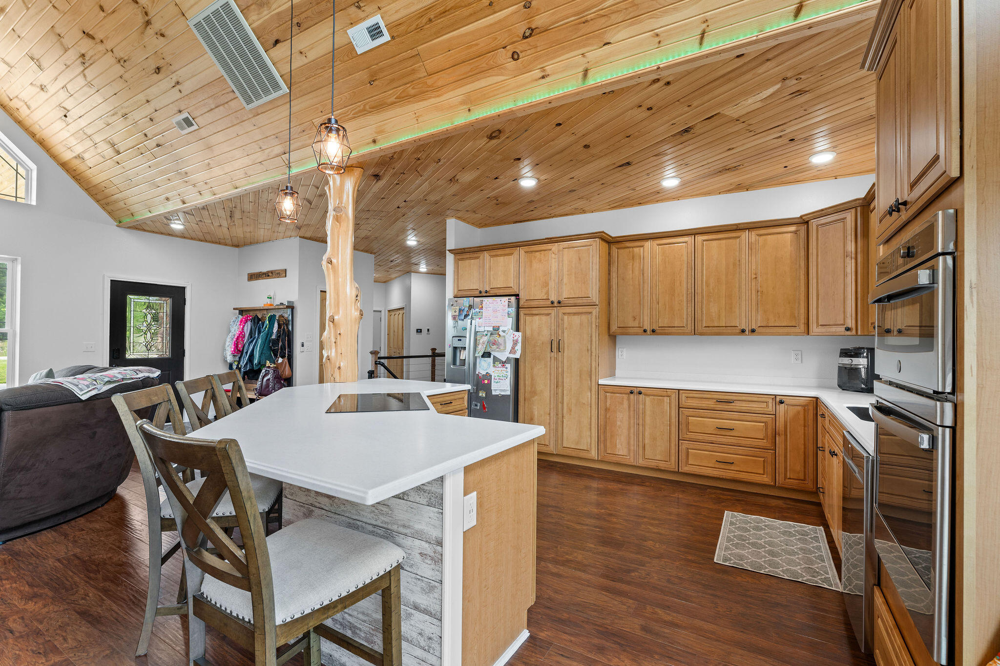 770 Mills Hollow Road Property Photo 19