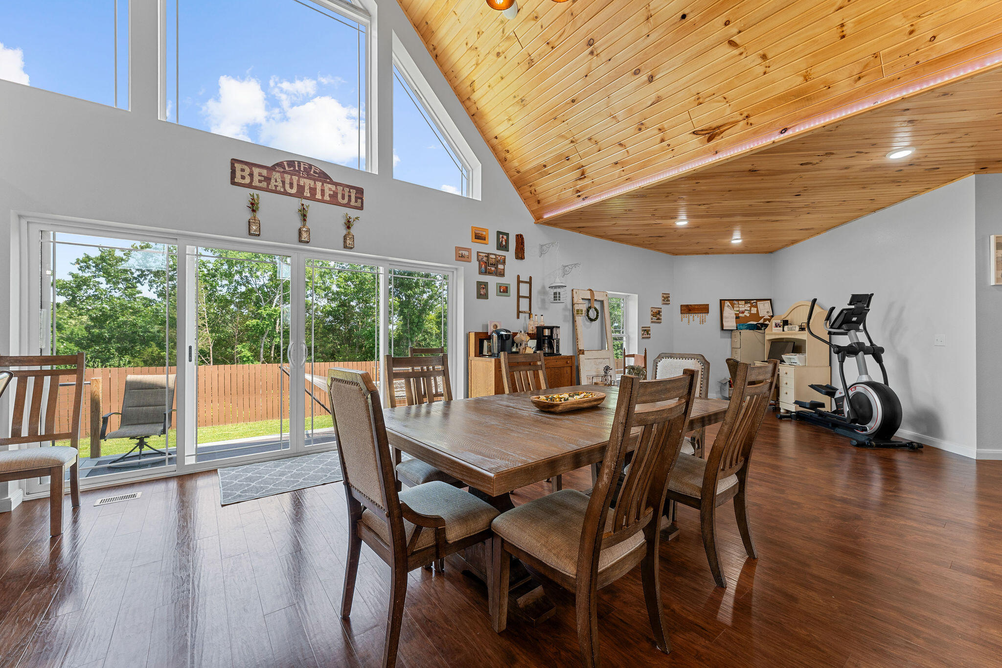 770 Mills Hollow Road Property Photo 23